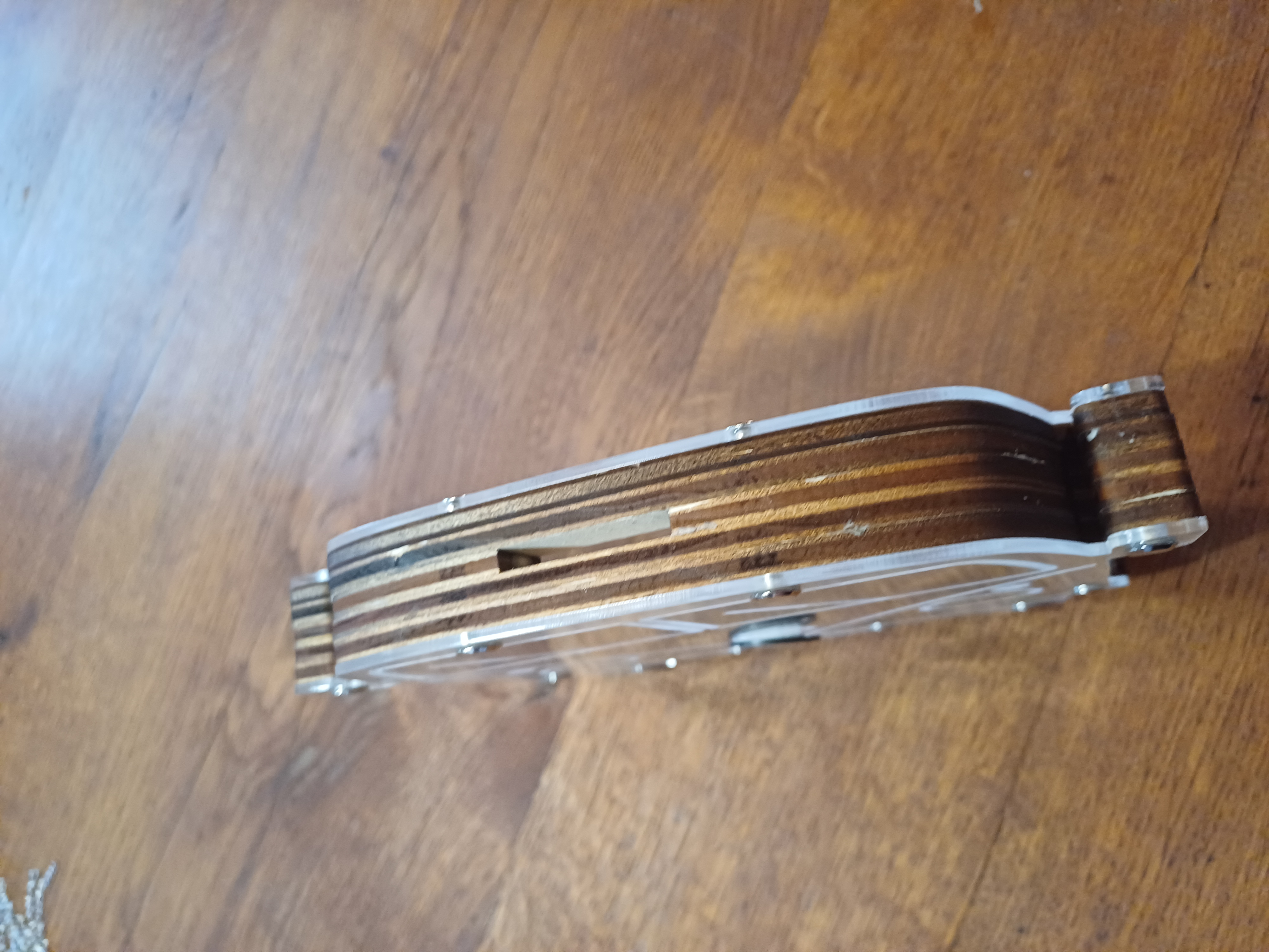 Fichier de découpe d'une tirelire en forme de combi
