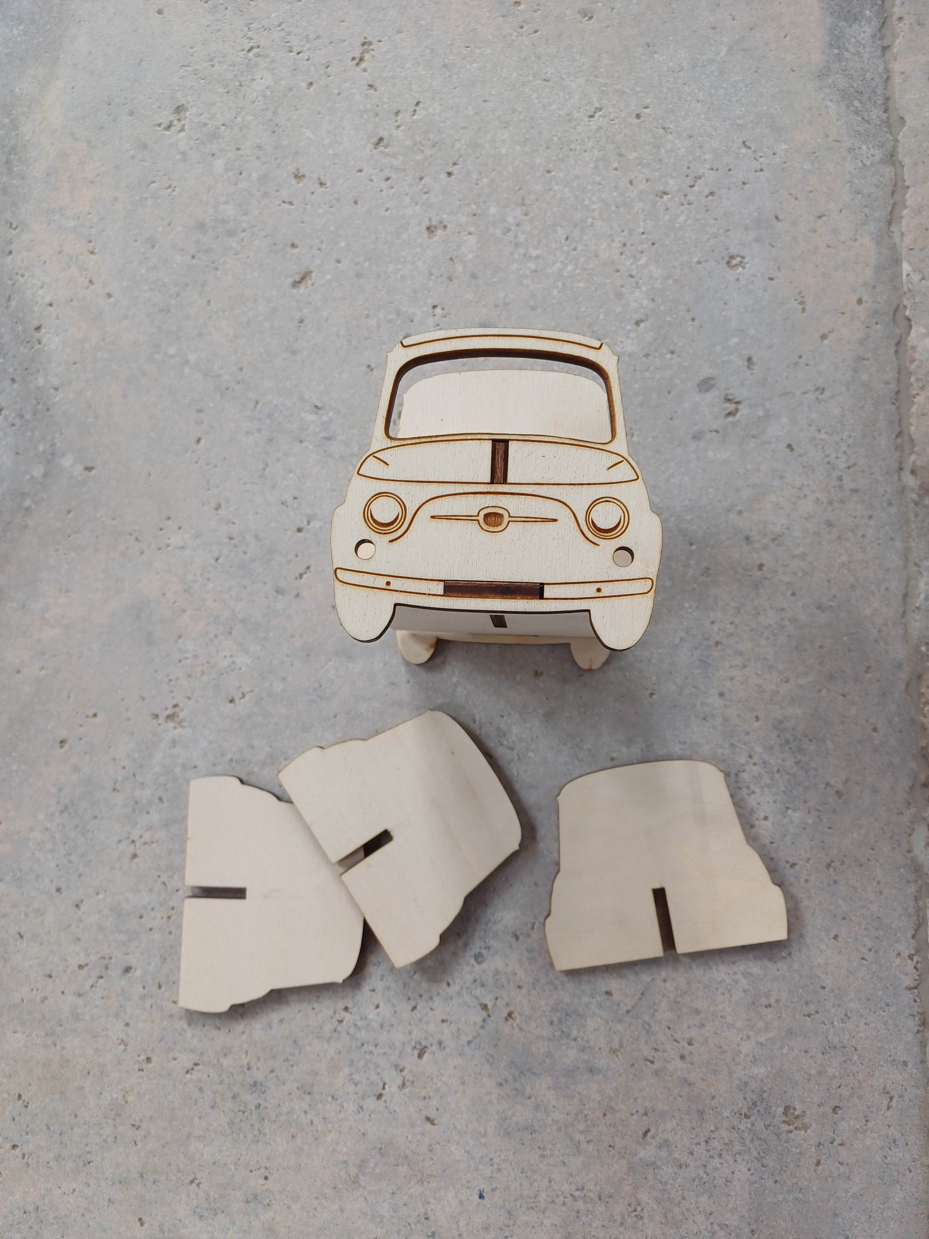 Fichier de découpe d'un porte dessous de verres en forme de Fiat 500
