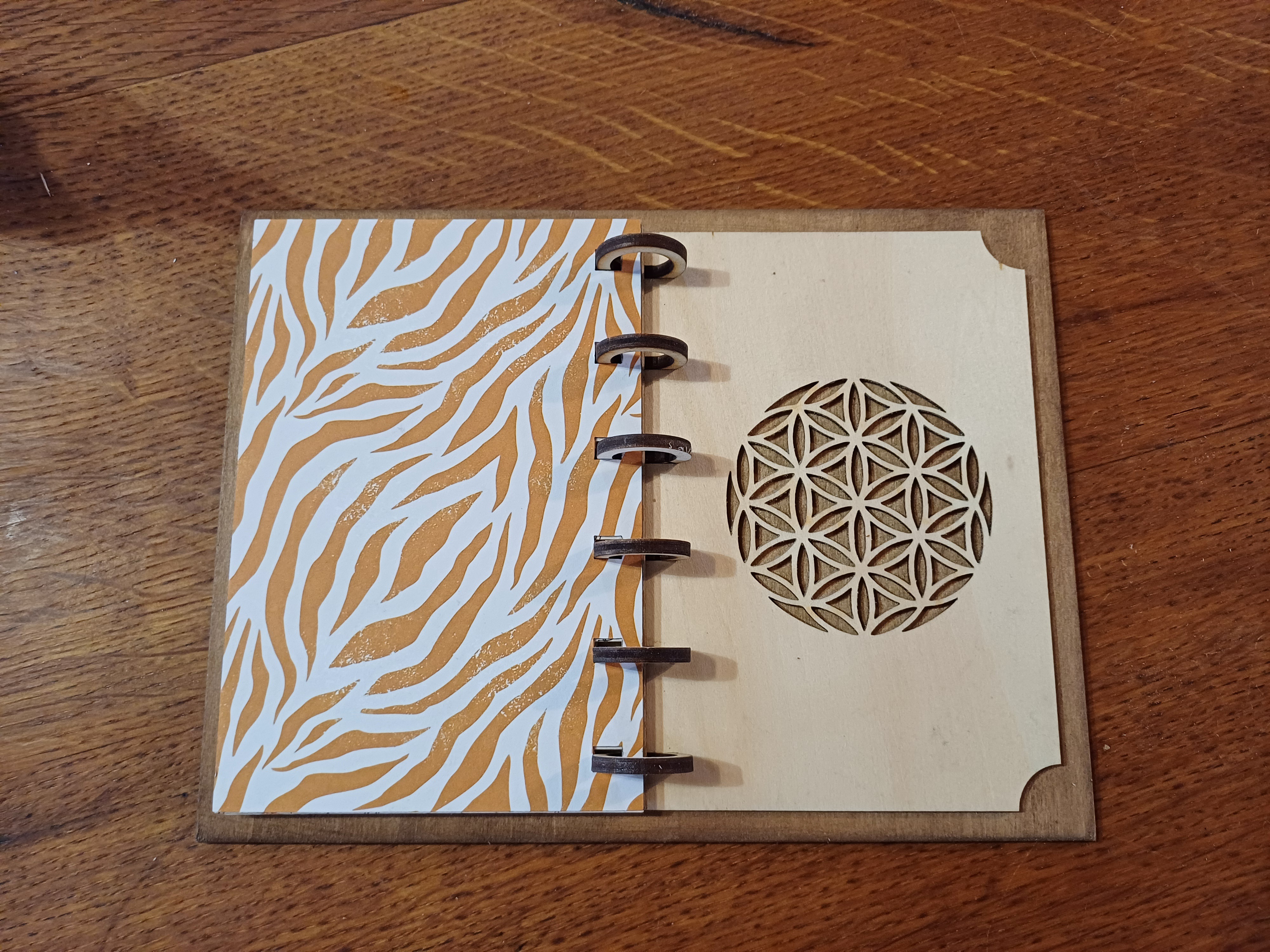Fichier de découpe d'un carnet à spirales