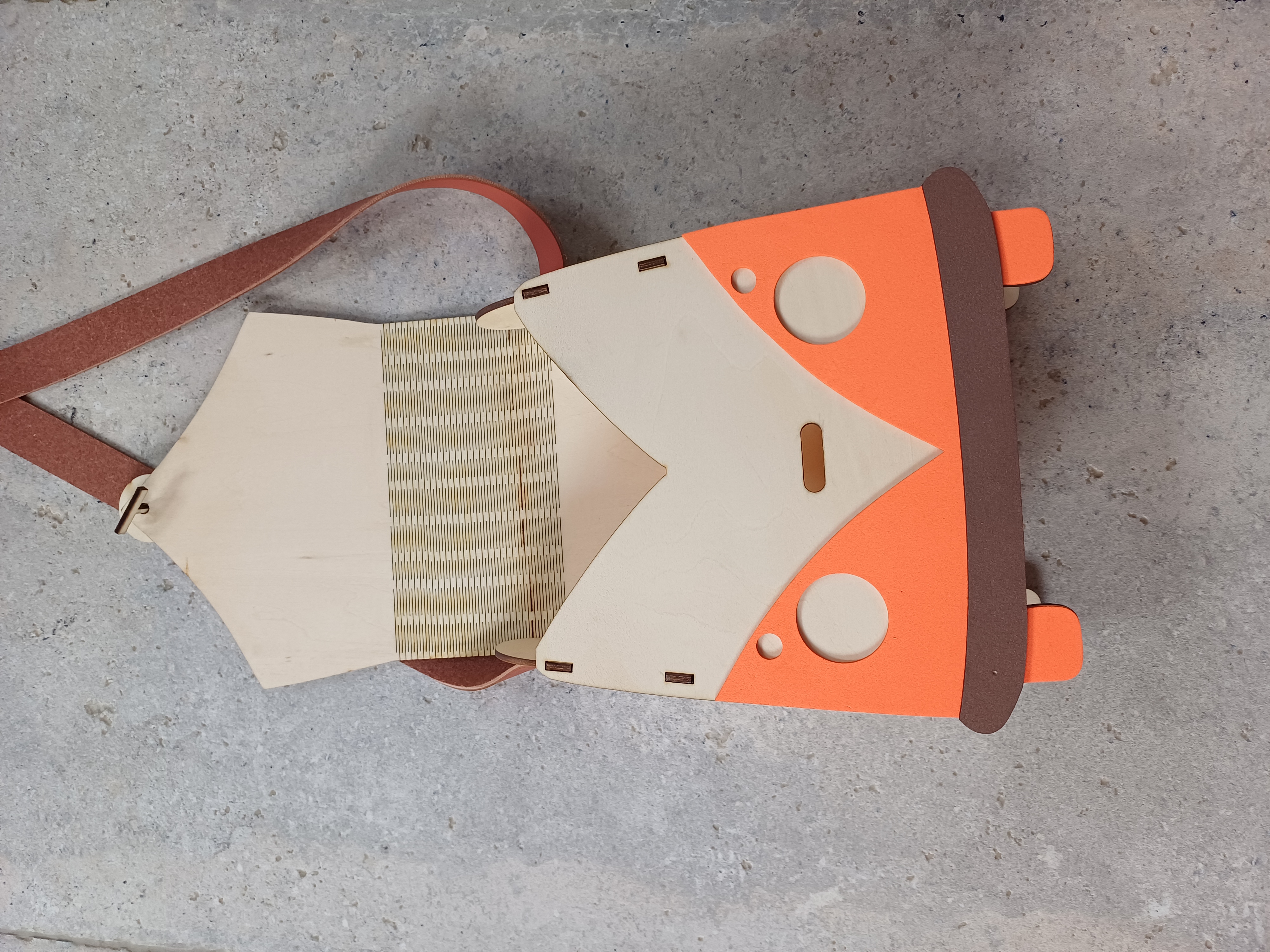 Fichier de découpe d'un sac à mains en forme de combi van