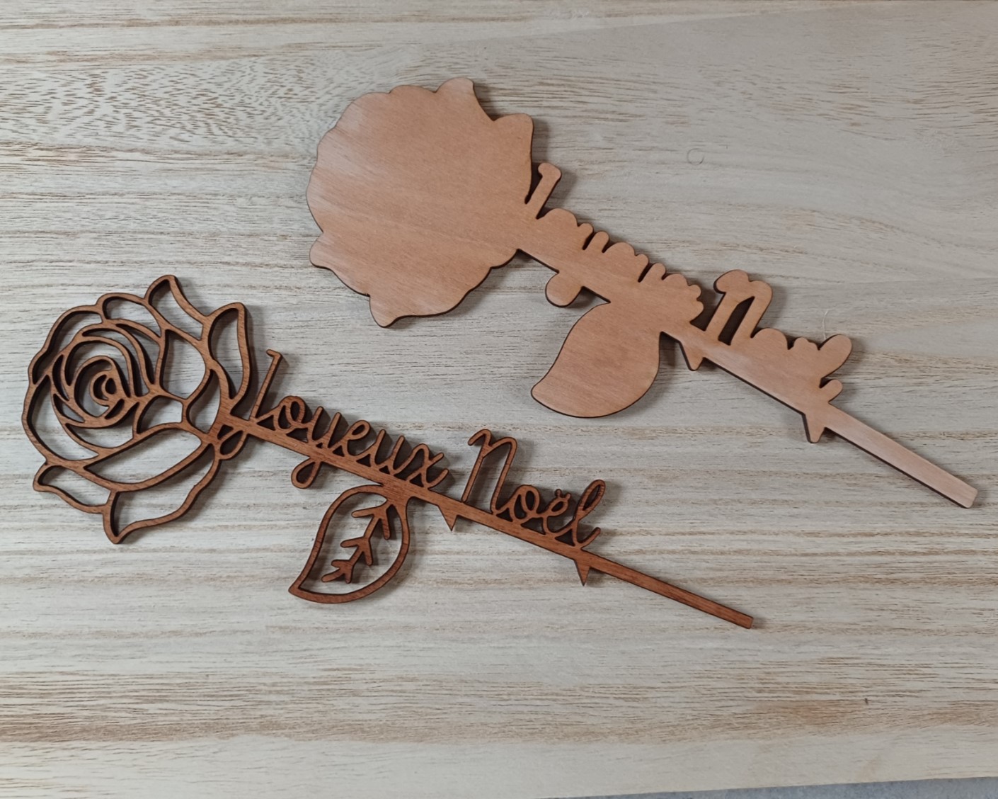 fichier de découpe d'une rose de Noël