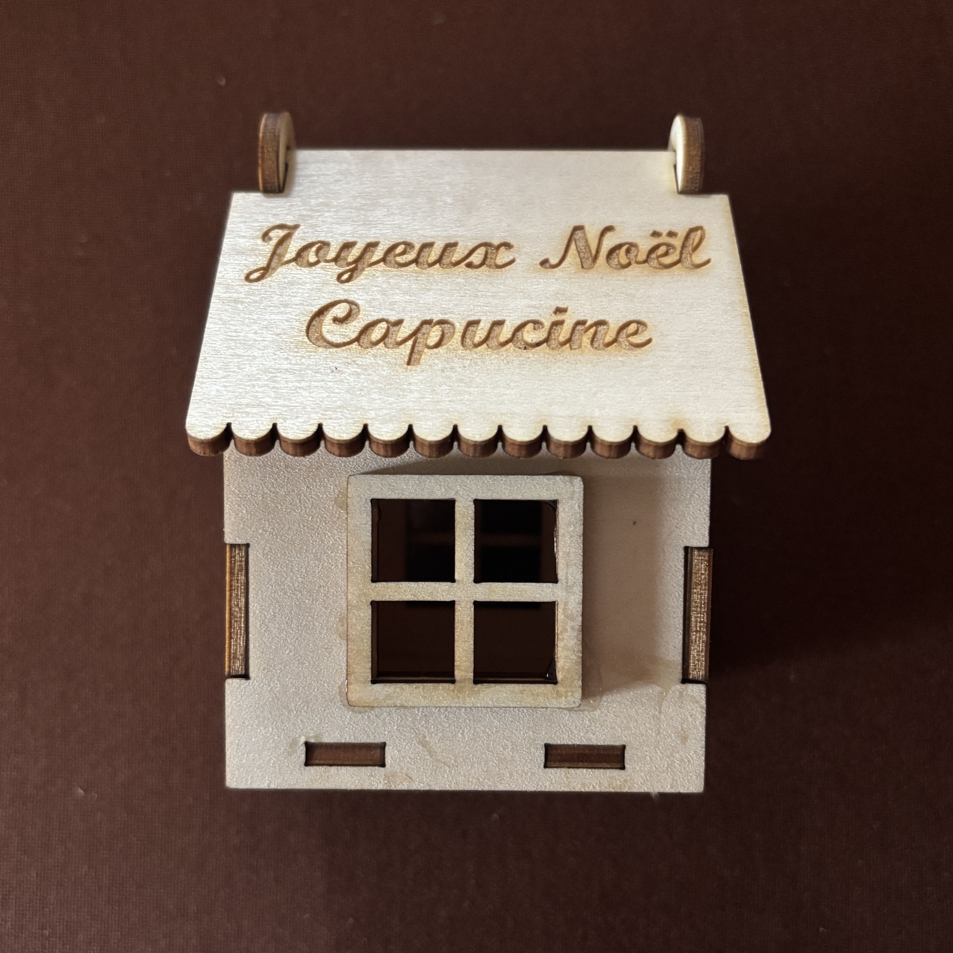 Mini maison en bois personnalisée