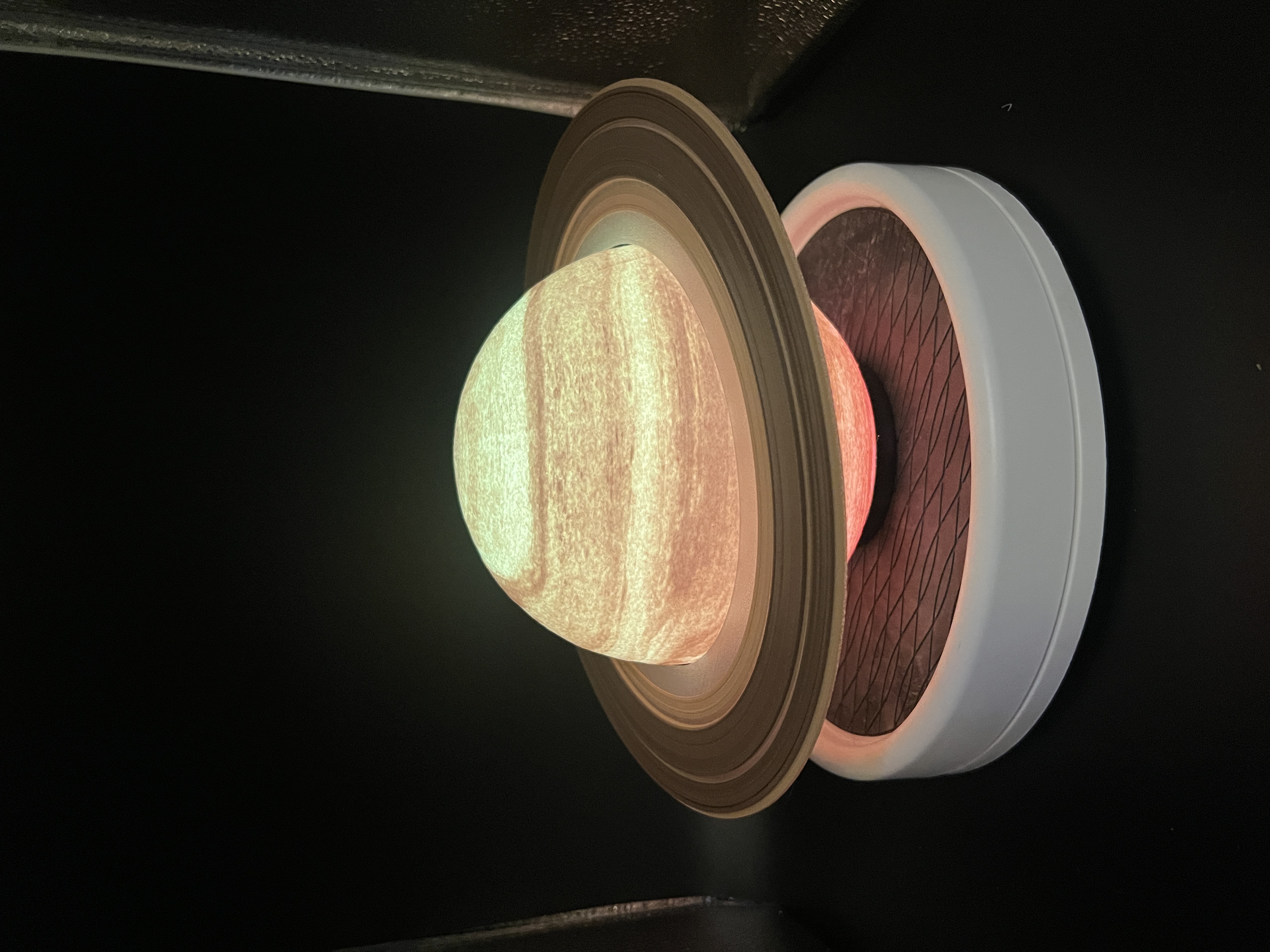 Levitating Saturn Lamp