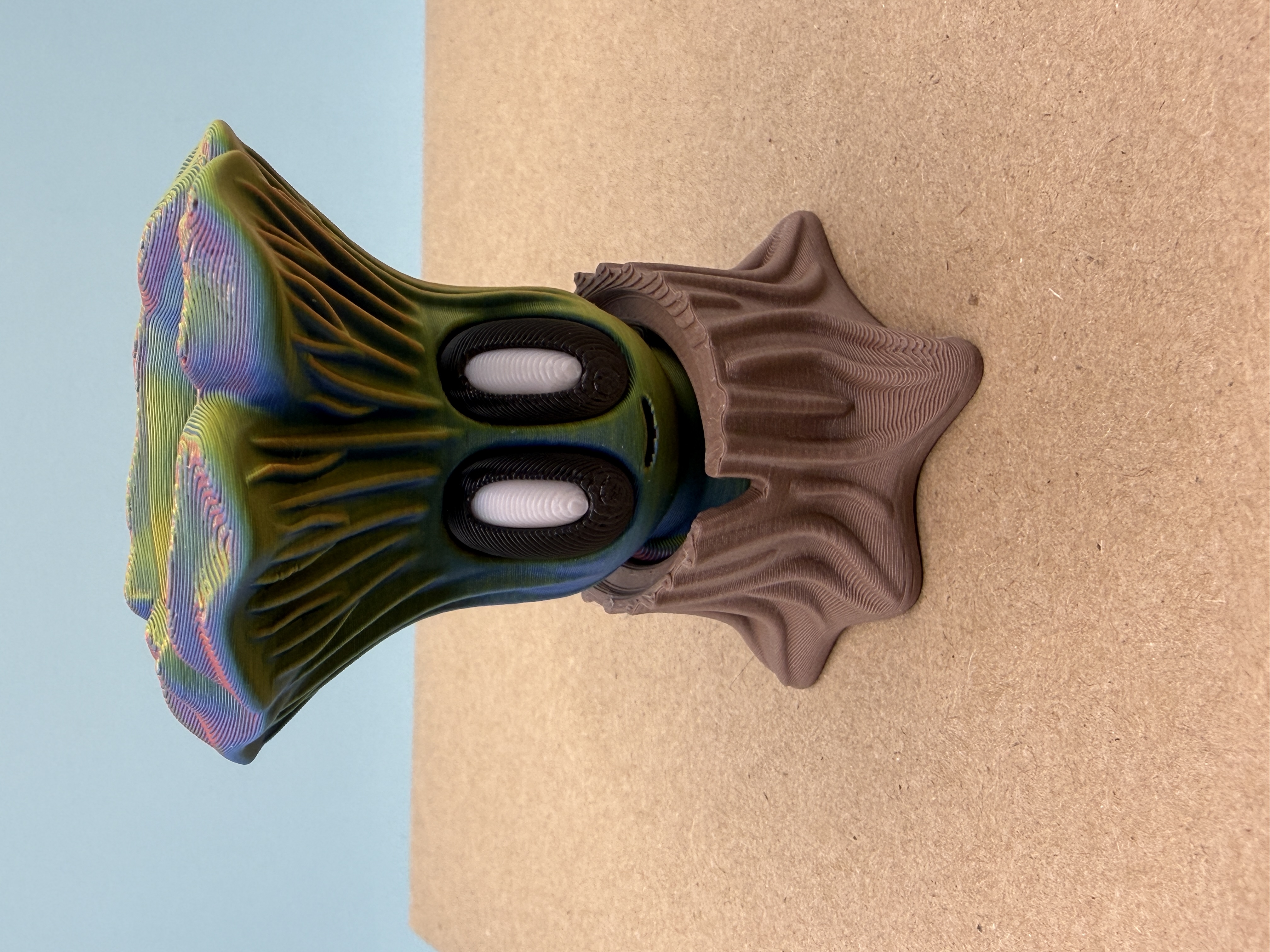 Mushroom figurines with stumps