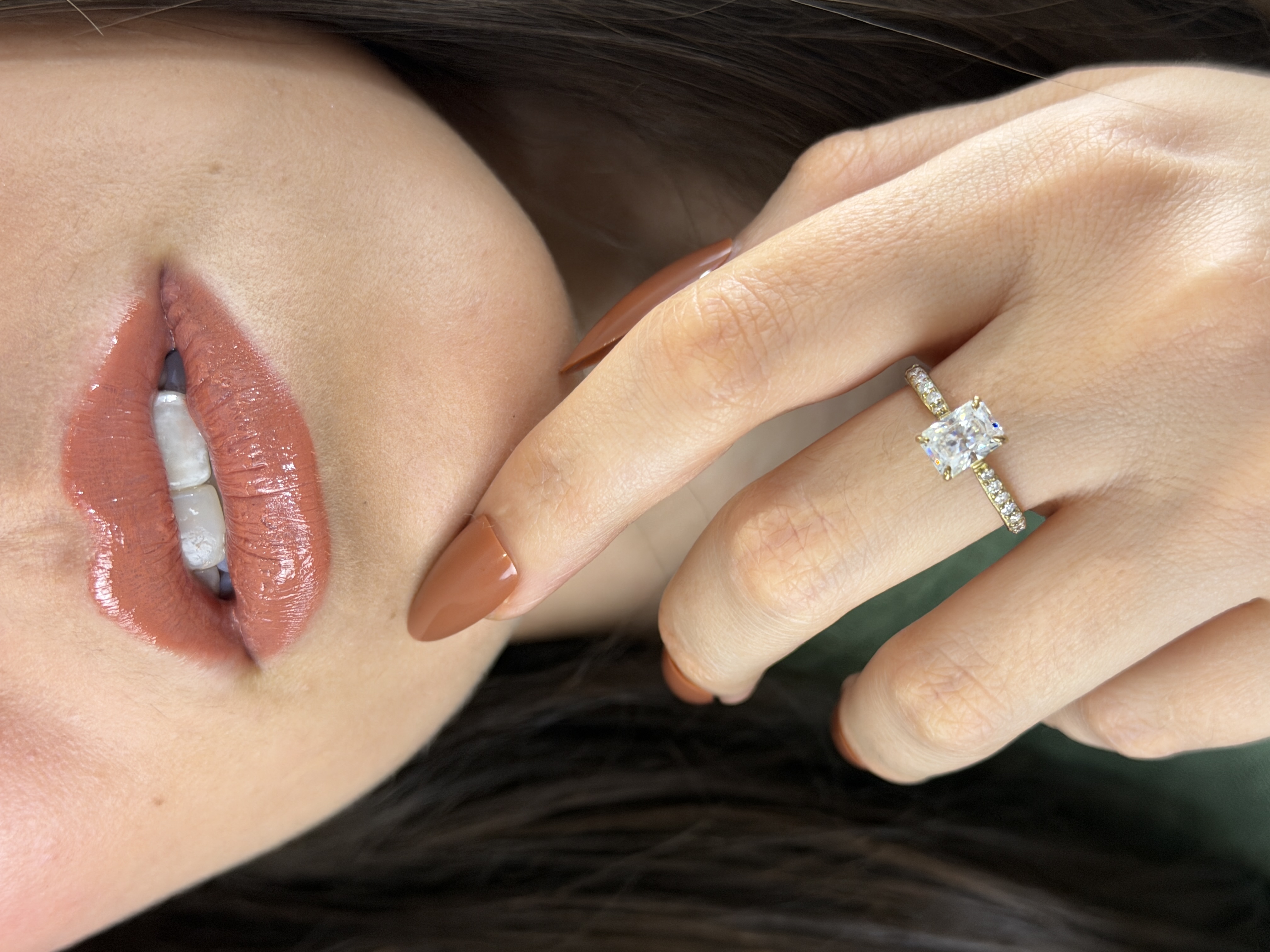 Anillo Compromiso Moissanita Corte Radiante 1.21ct Oro 10k o 14k