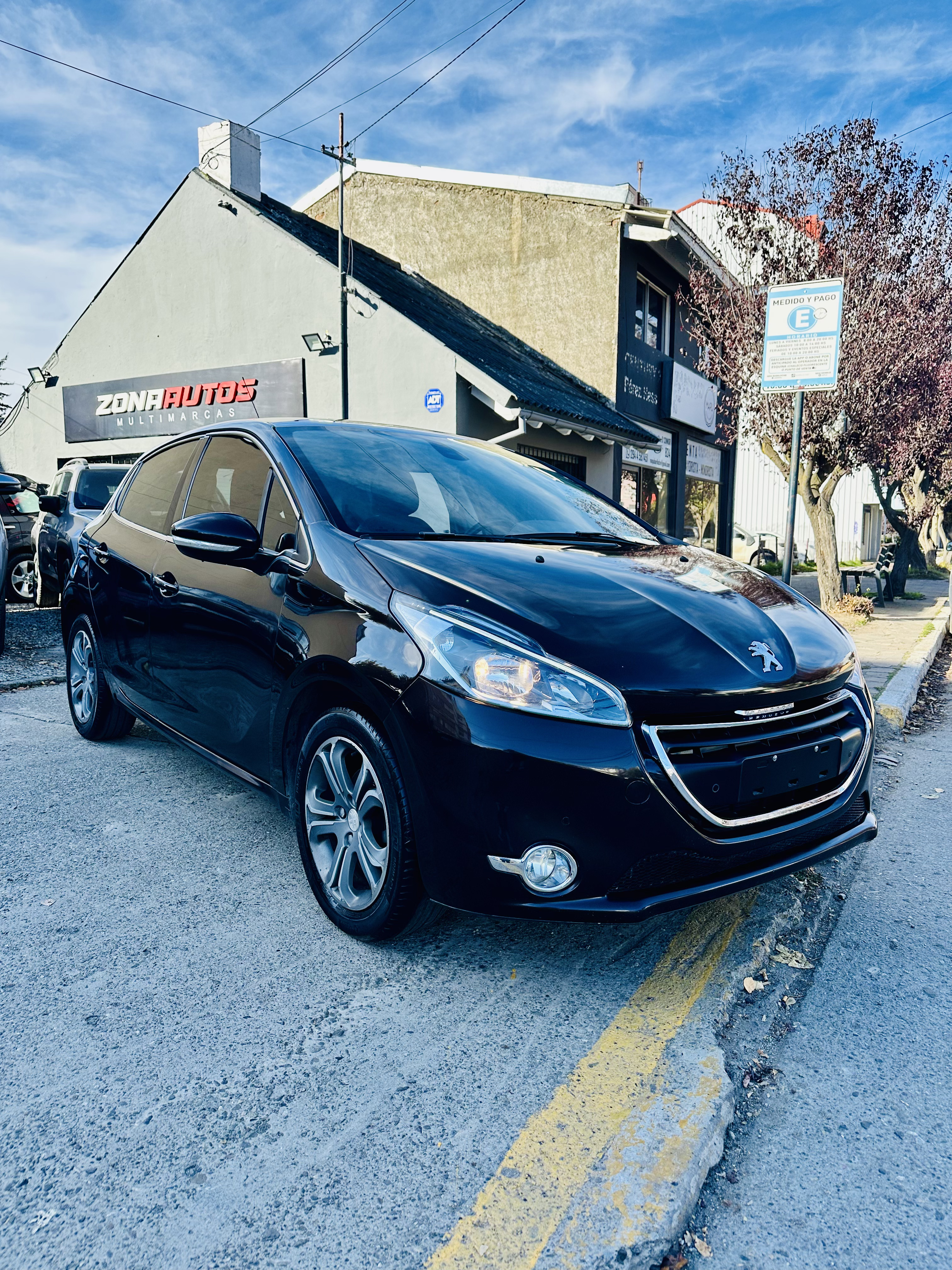 Peugeot 208 - 2016