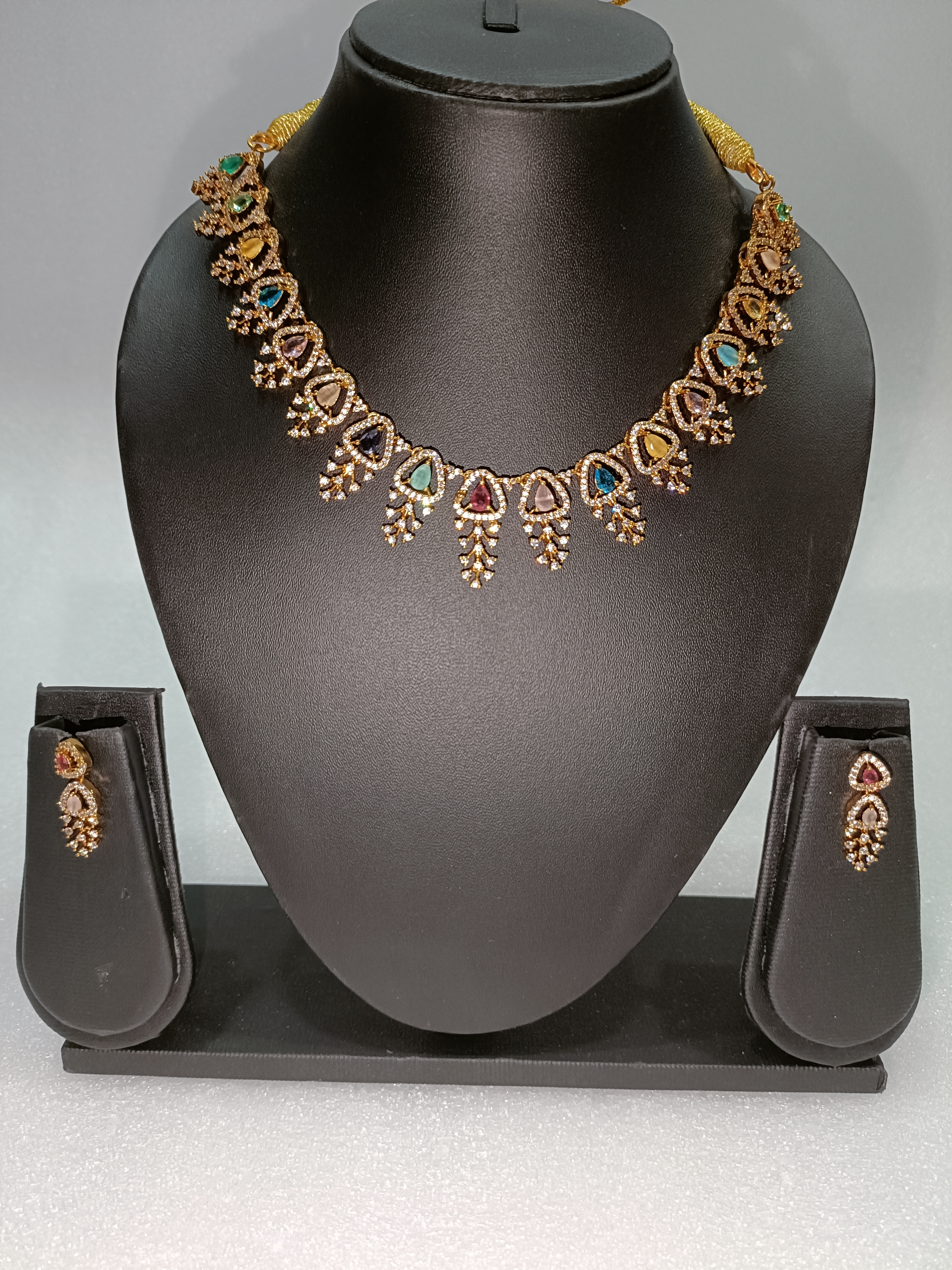 Elegant Traditional Necklace Set