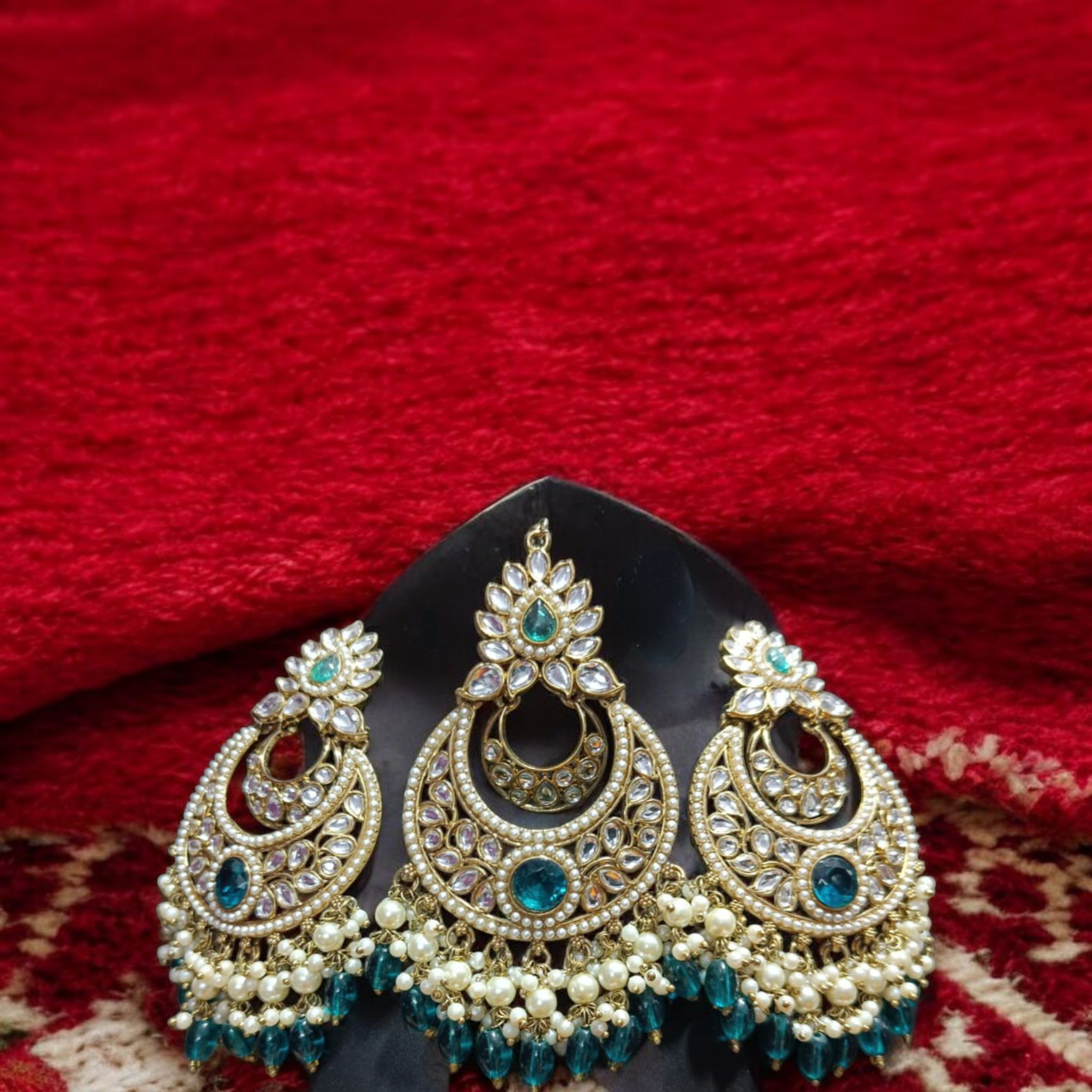 Traditional equa stoned earings with maangteeka 