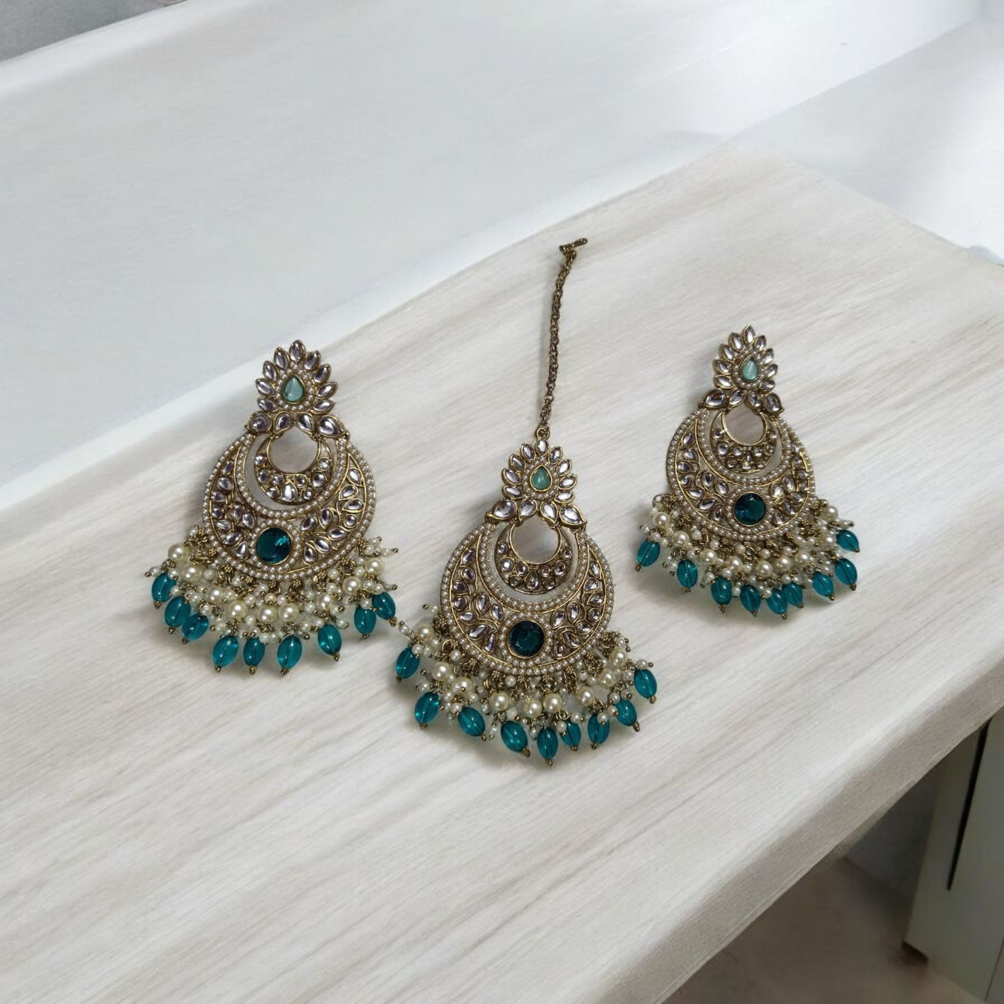 Traditional equa stoned earings with maangteeka 