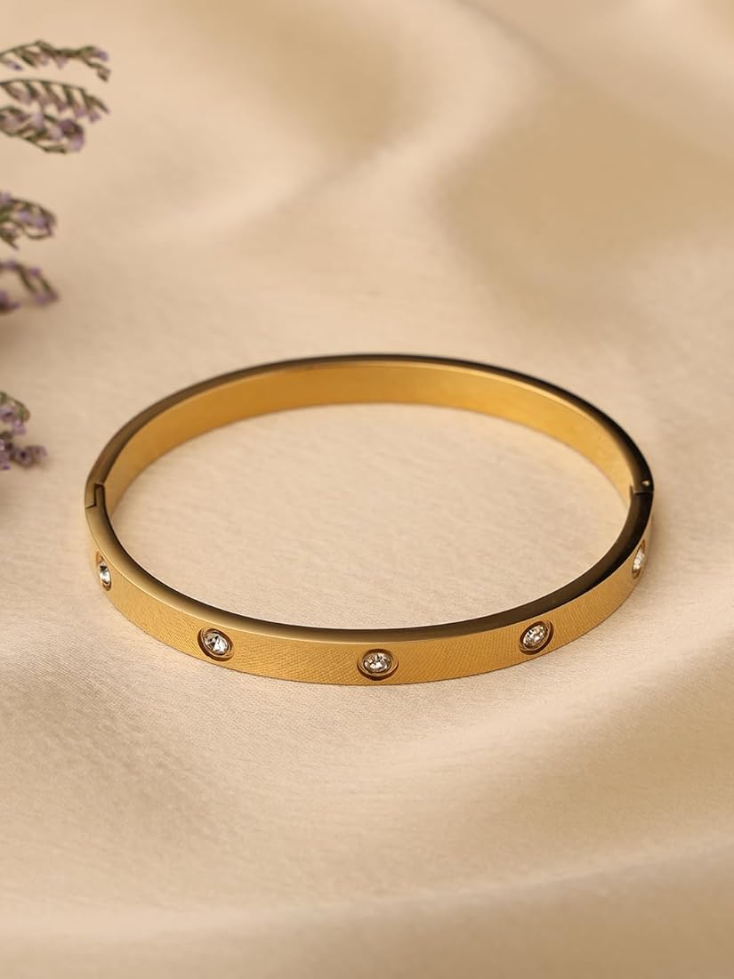 Elegant Gold polished anti- tarnish bracelet