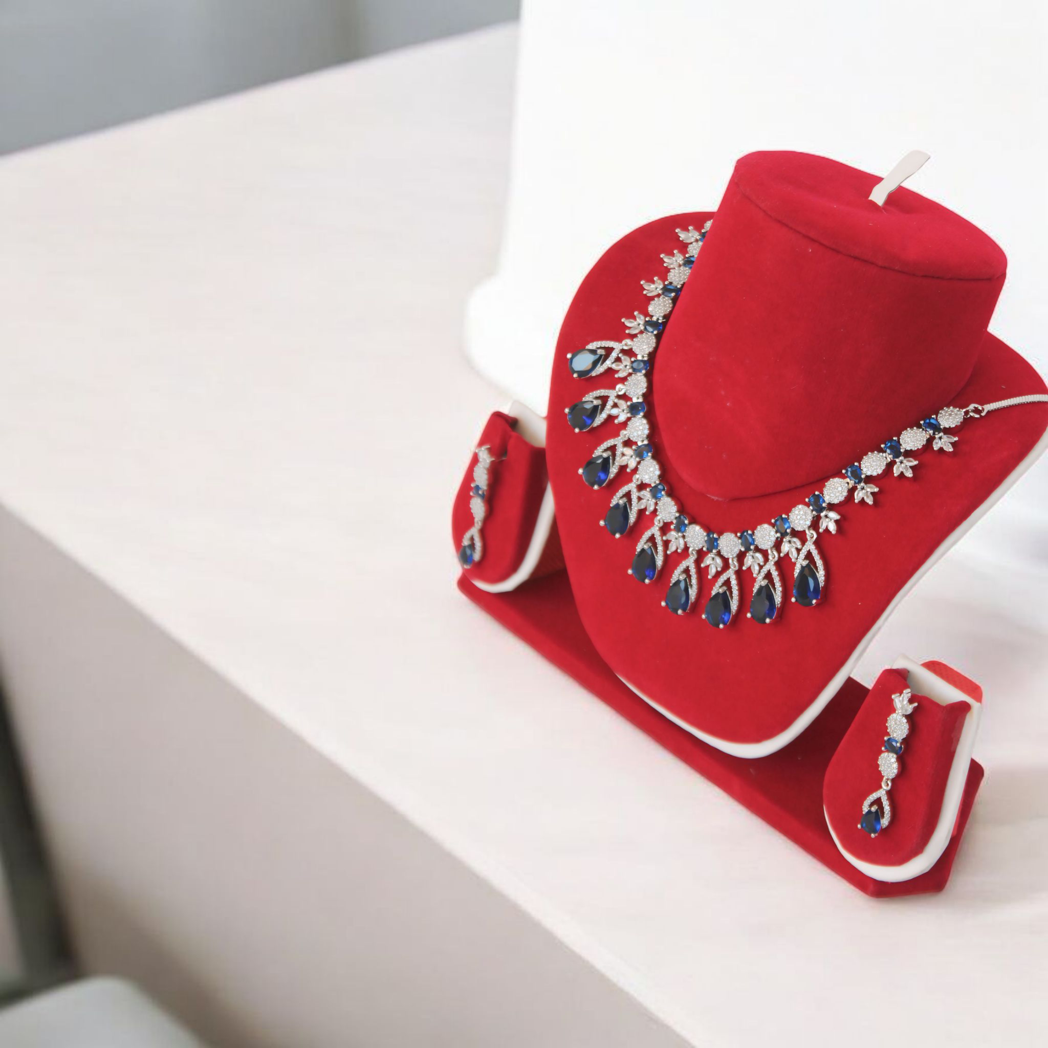 Elegant Necklace and Earrings Set