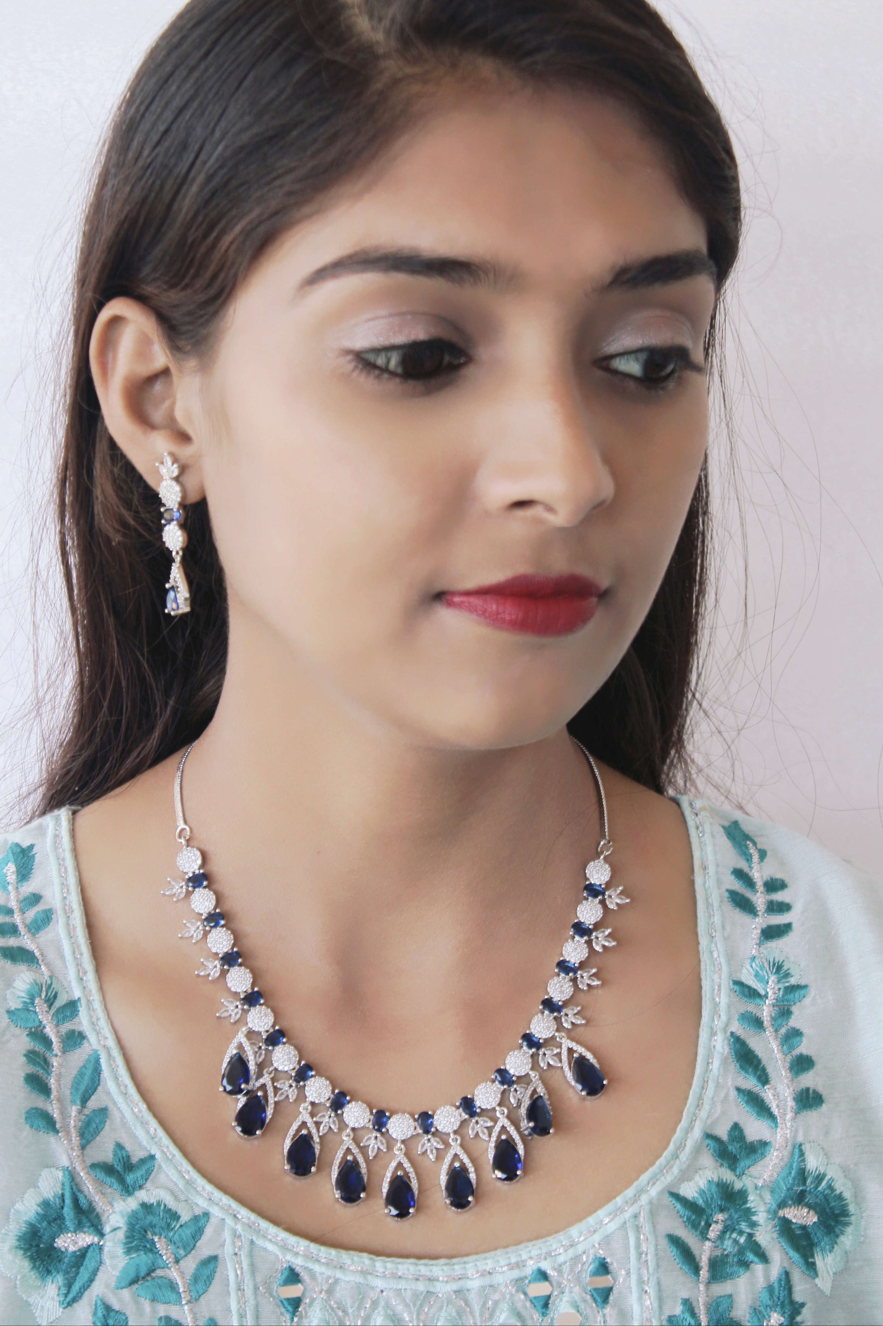 Elegant Necklace and Earrings Set