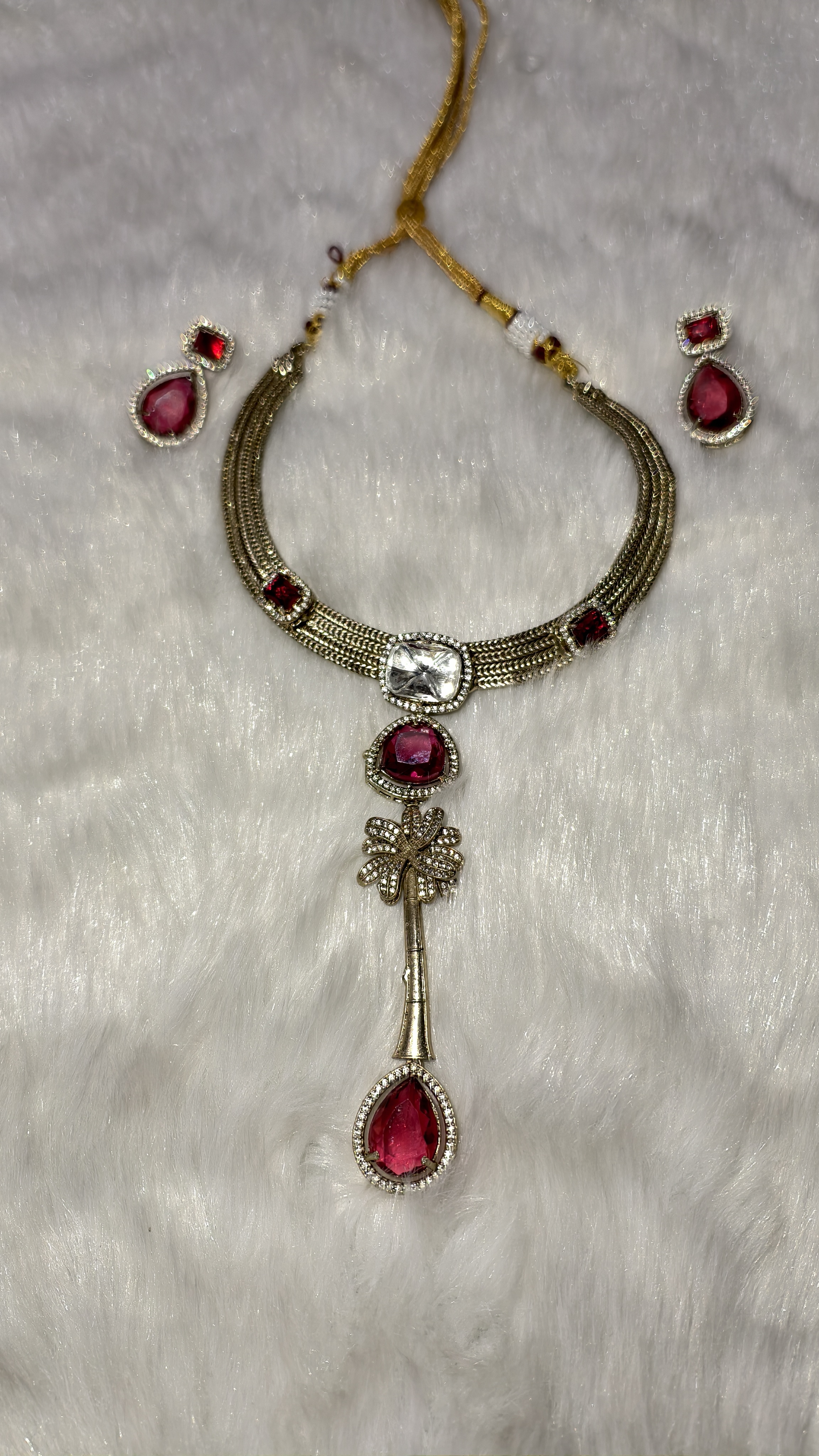 Elegant Necklace Set with Red Gems