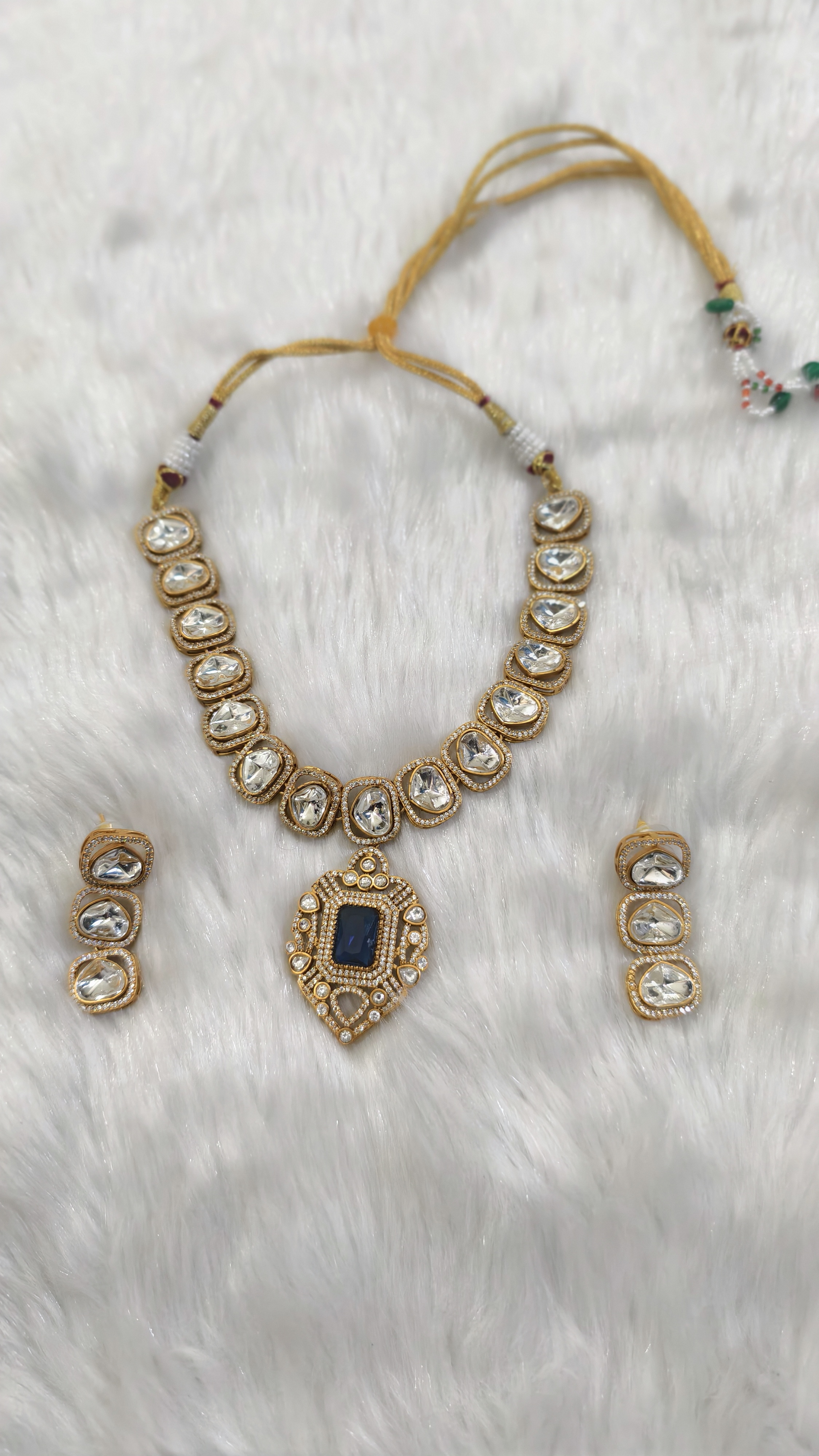 Elegant gemstoned Victorian Gold Necklace Set