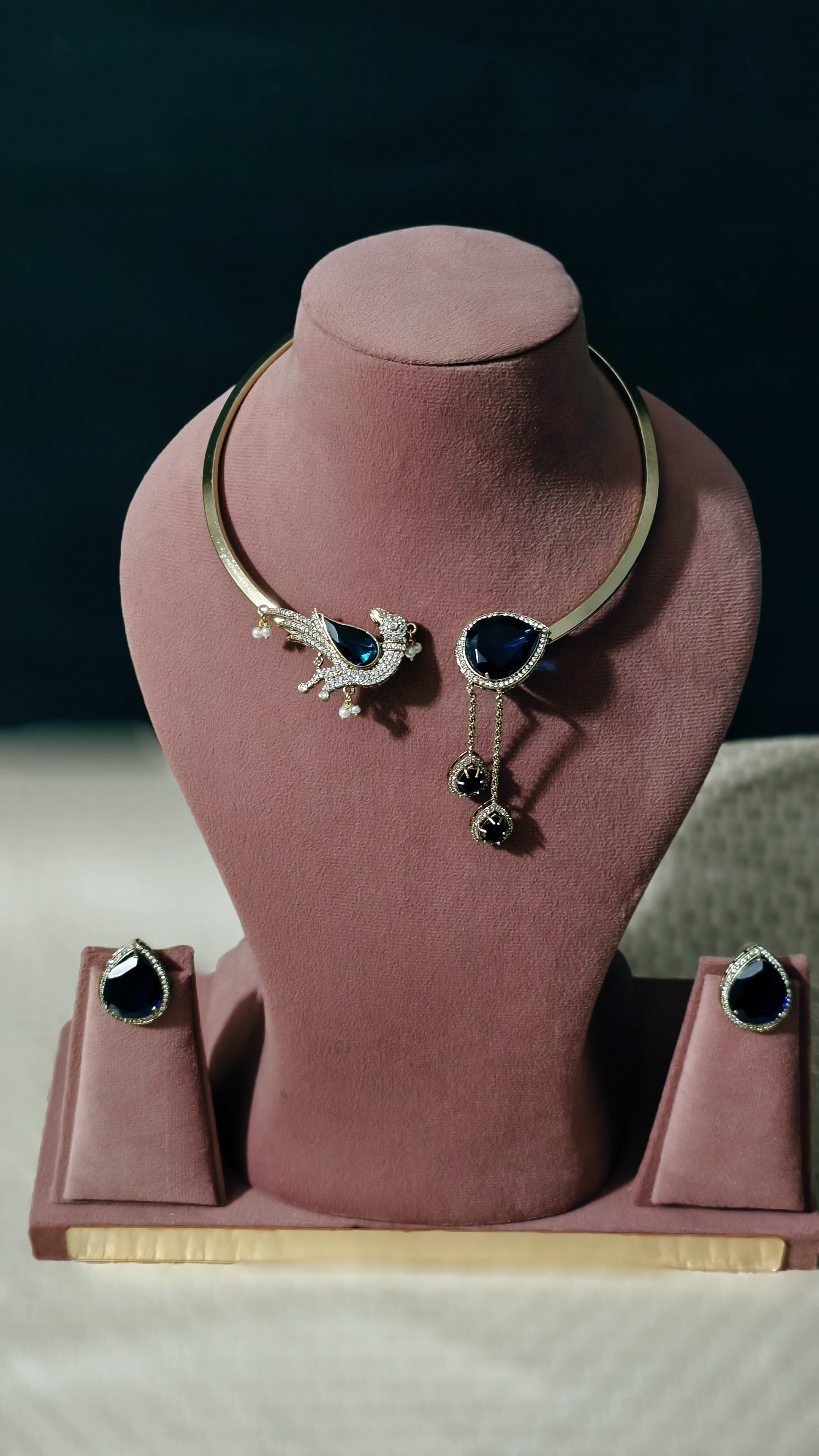 Elegant Blue Stone Hasli Set