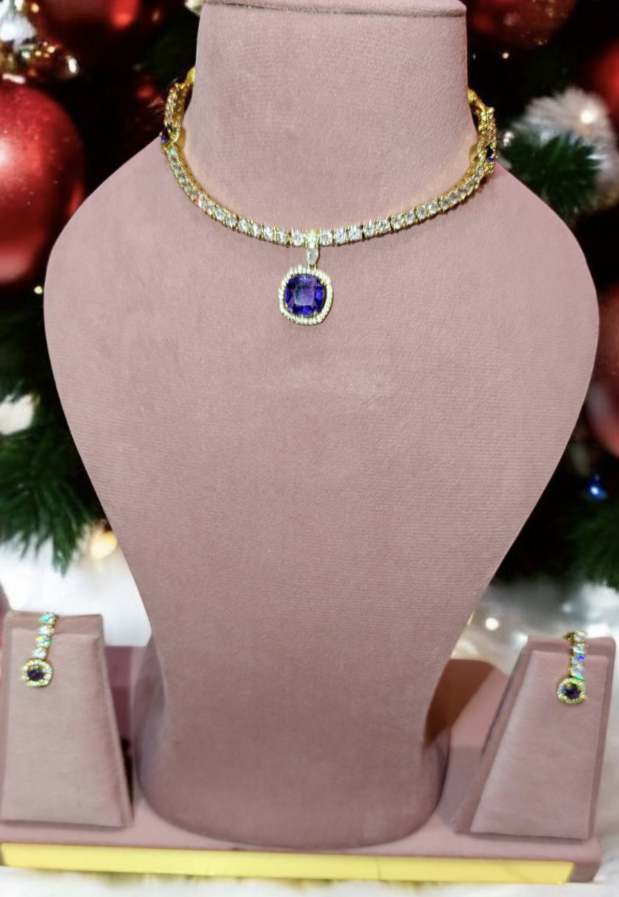 Elegant Necklace Set with Rainbow shine...