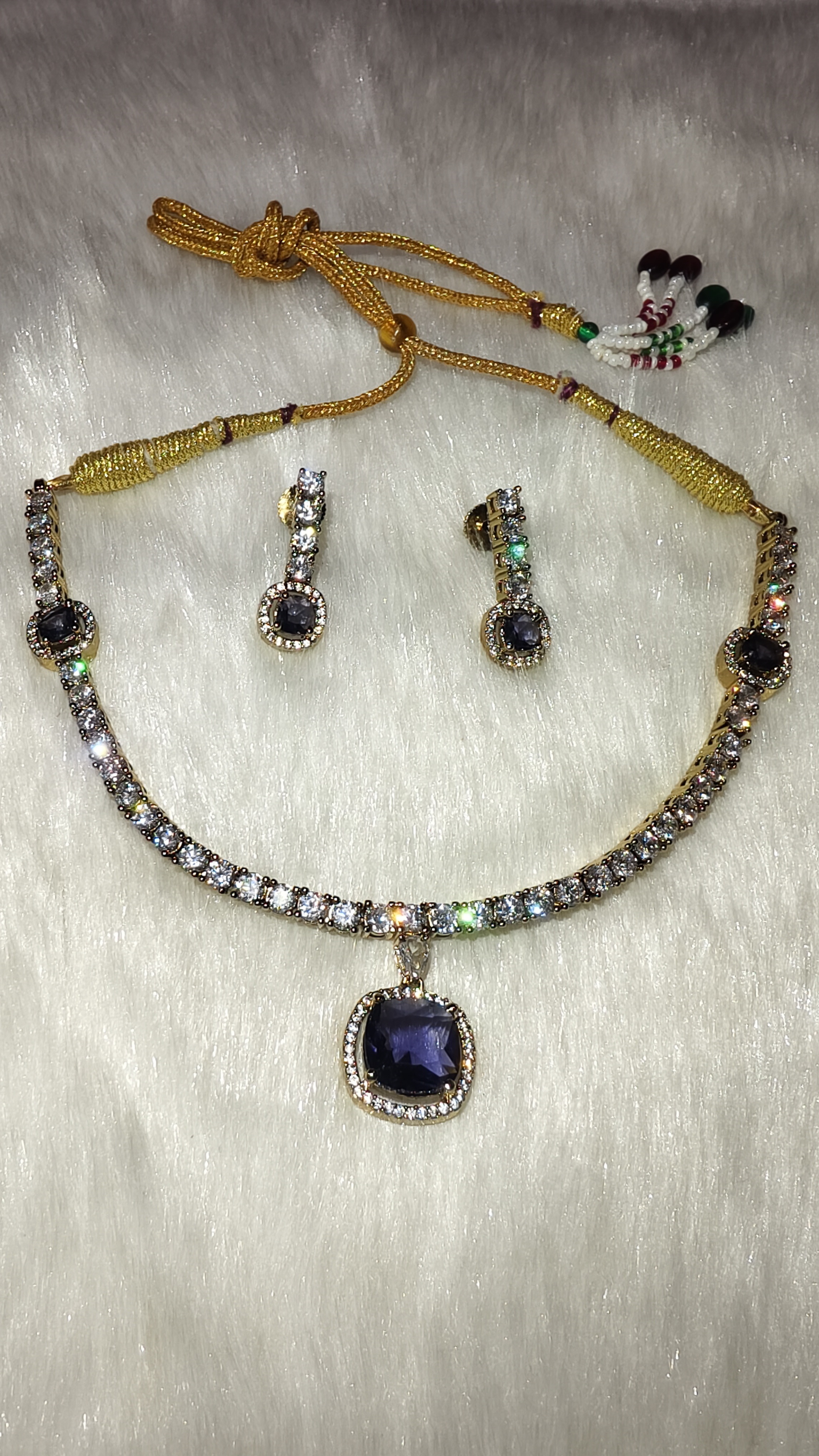 Elegant Necklace Set with Rainbow shine...
