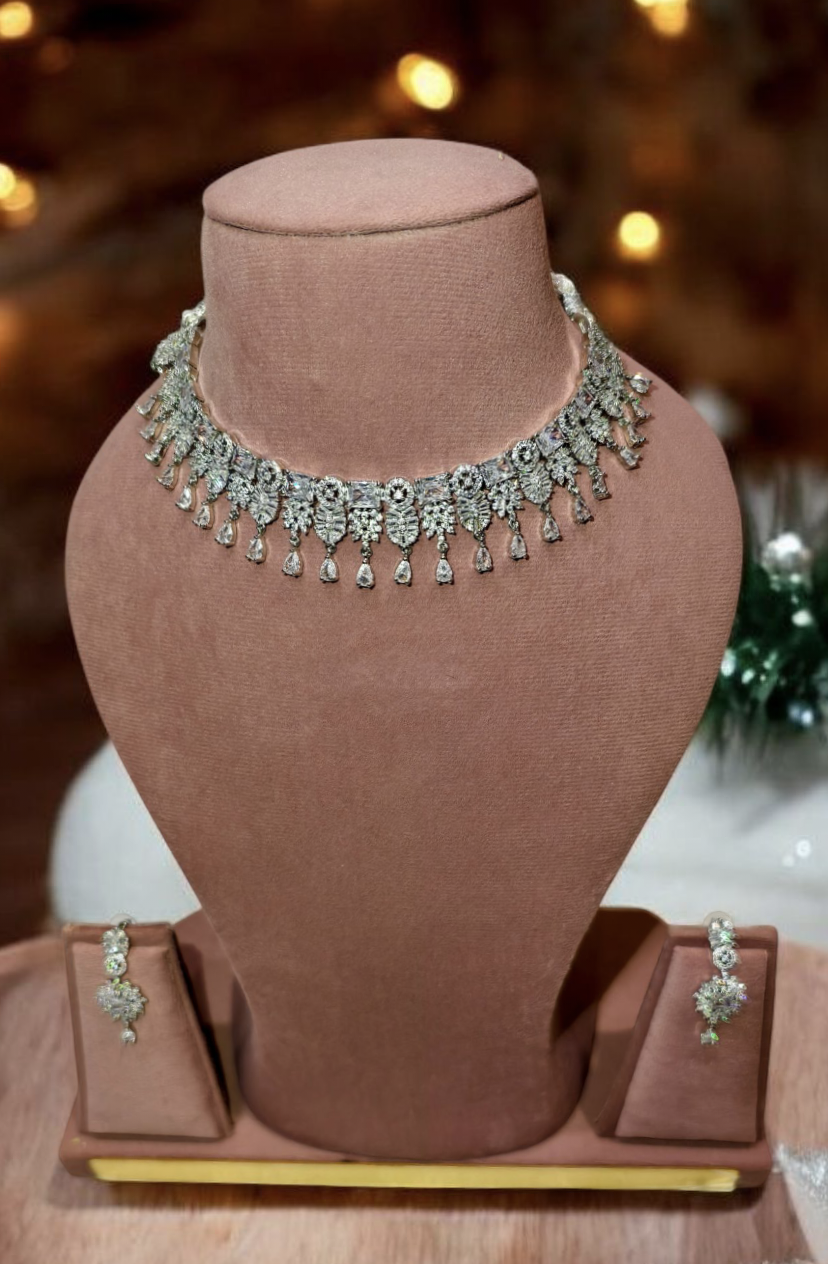 Elegant Silver Jewelry Set