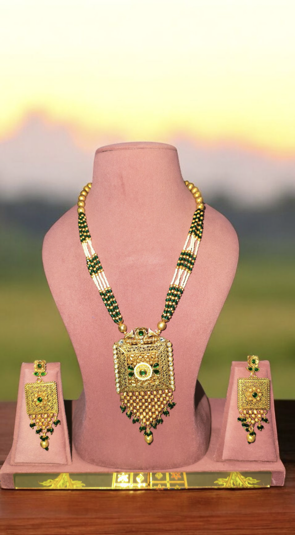 Traditional Gold Necklace Set