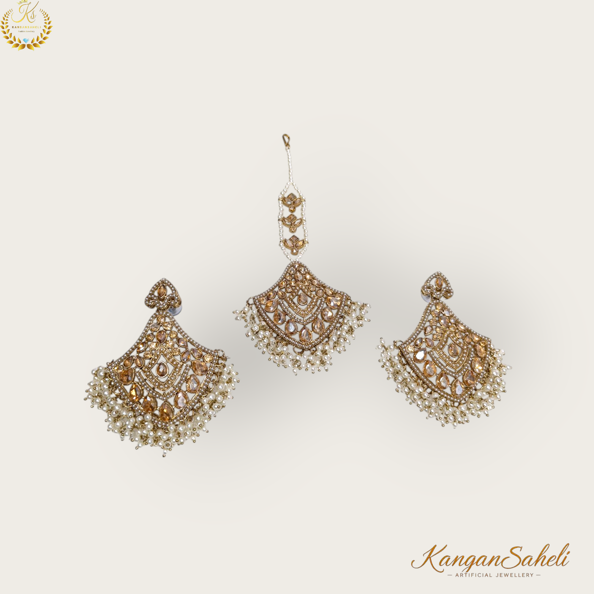 Traditional Earrings plus Mangteeka Set