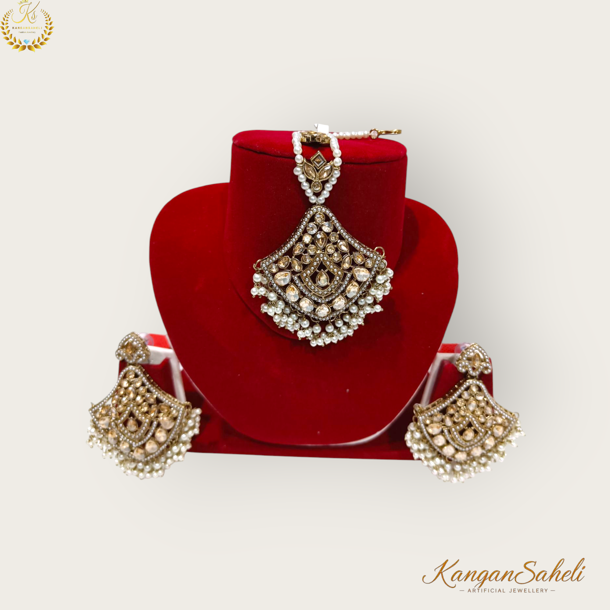 Traditional Earrings plus Mangteeka Set