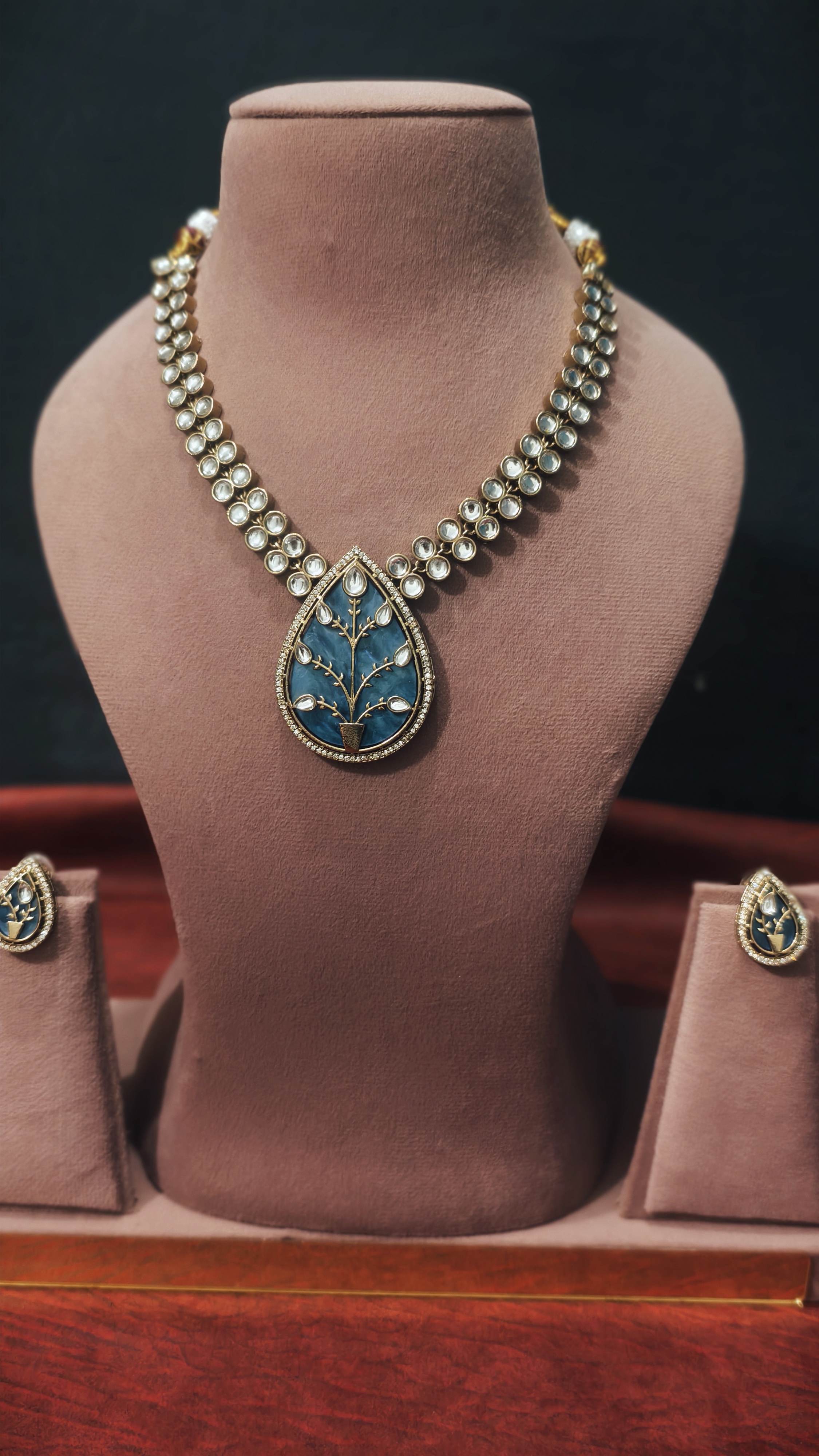 Blue MOP and Kundan Necklace Set