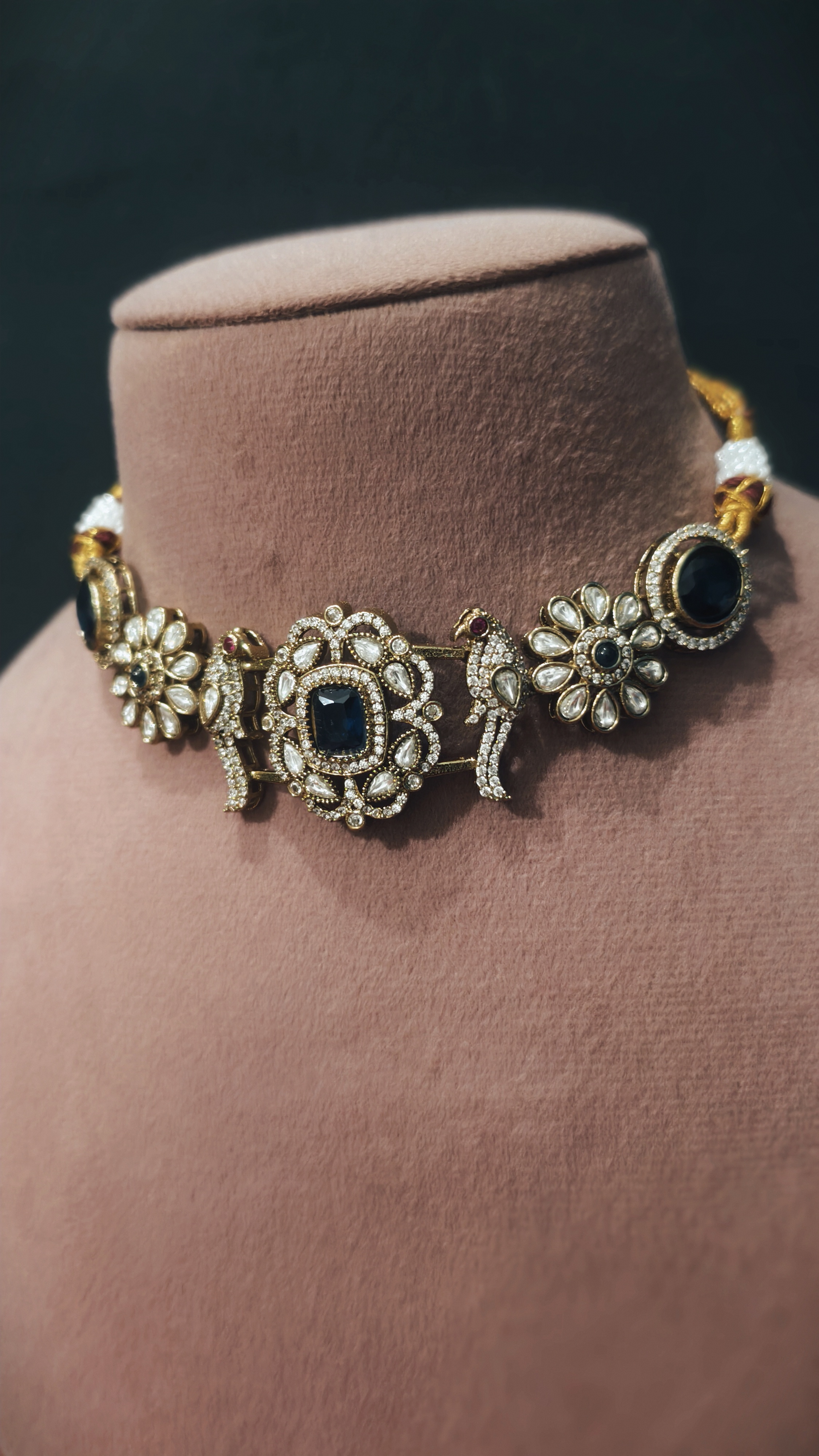 Elegant fusion necklace set