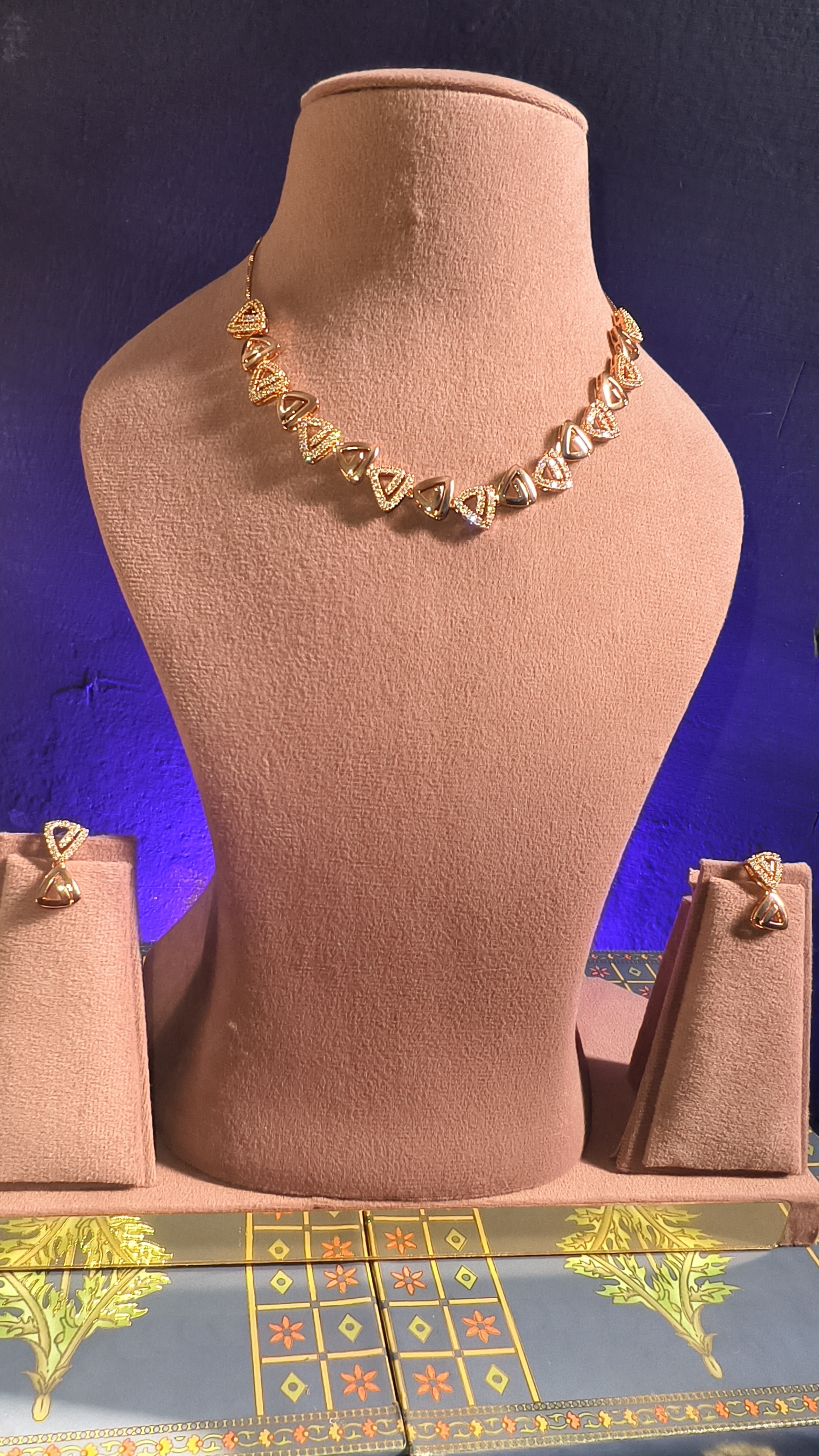 Elegant Rose gold polished Diamond Necklace Set