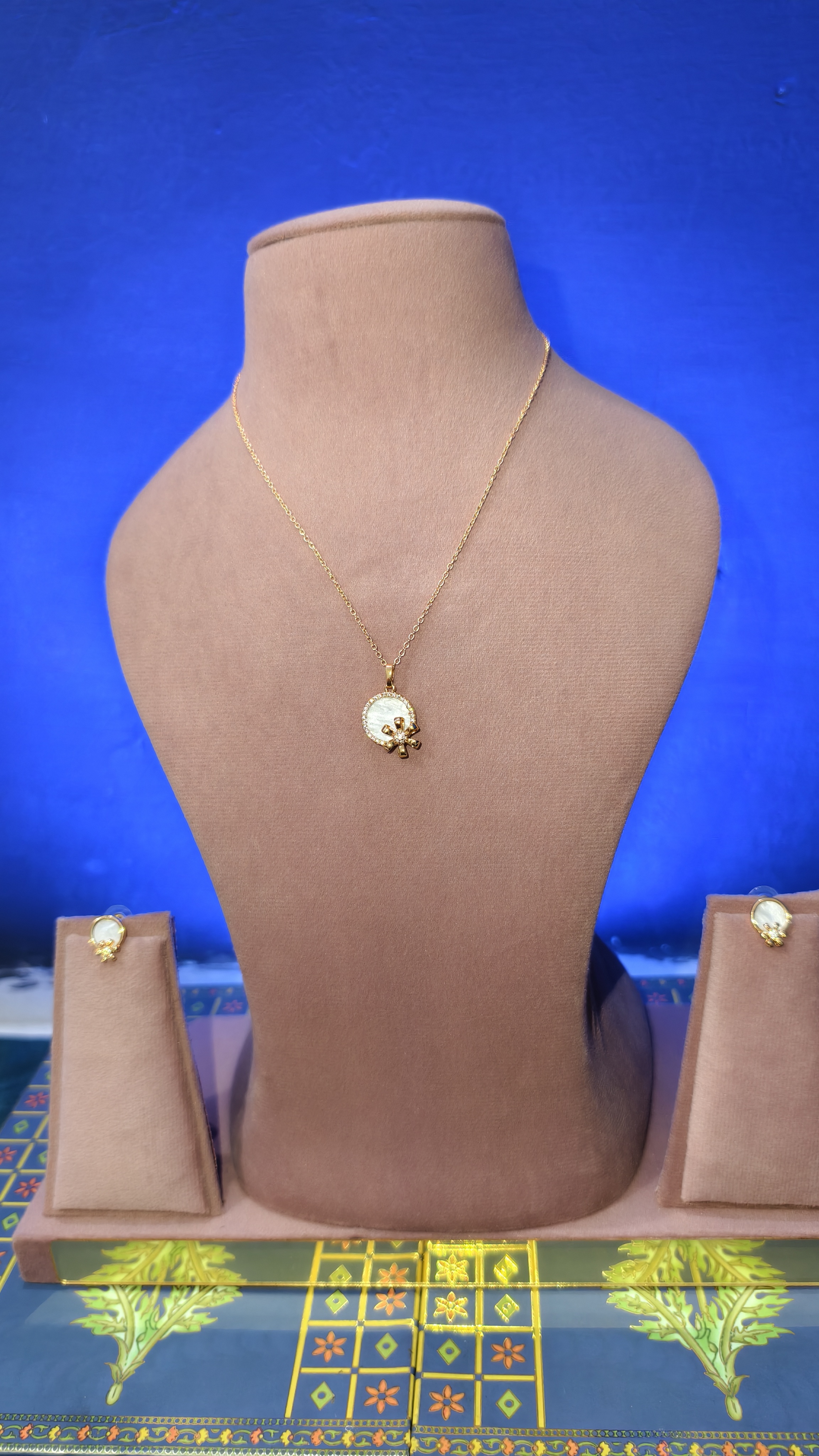 Elegant Gold Chain Set