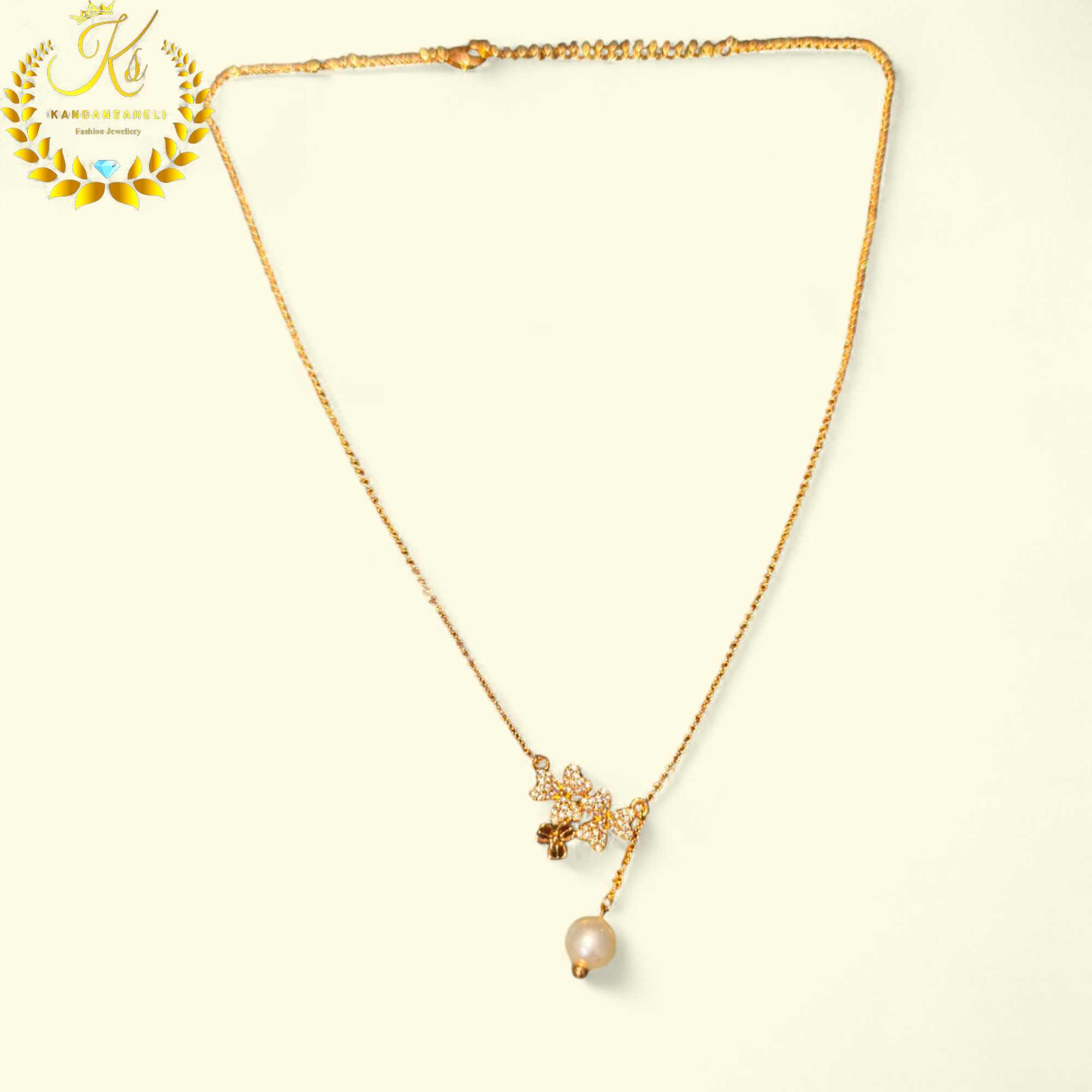 Elegant Pearl & Diamond chain