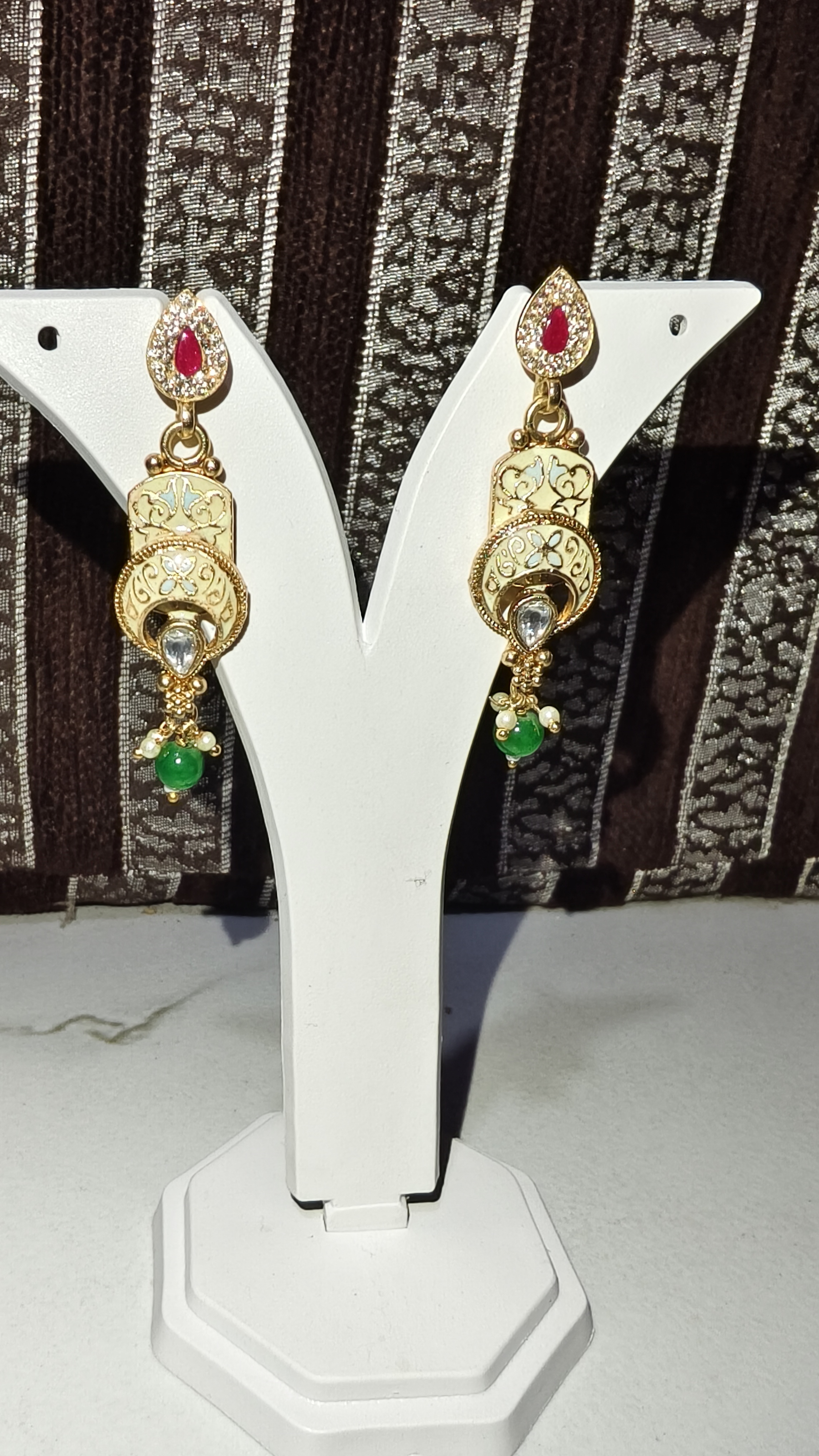 Elegant Gold Necklace and Earring Set