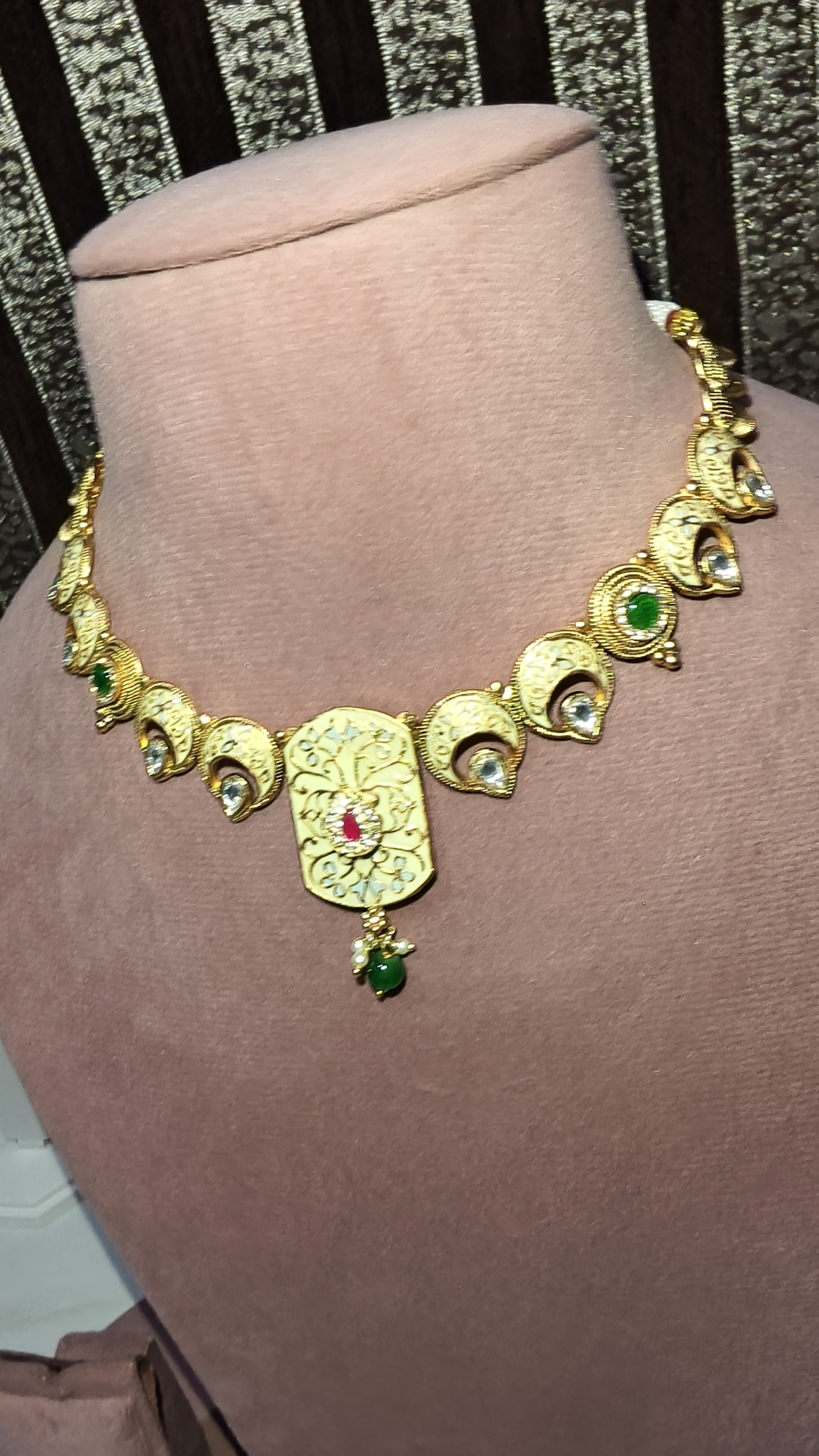Elegant Gold Necklace and Earring Set