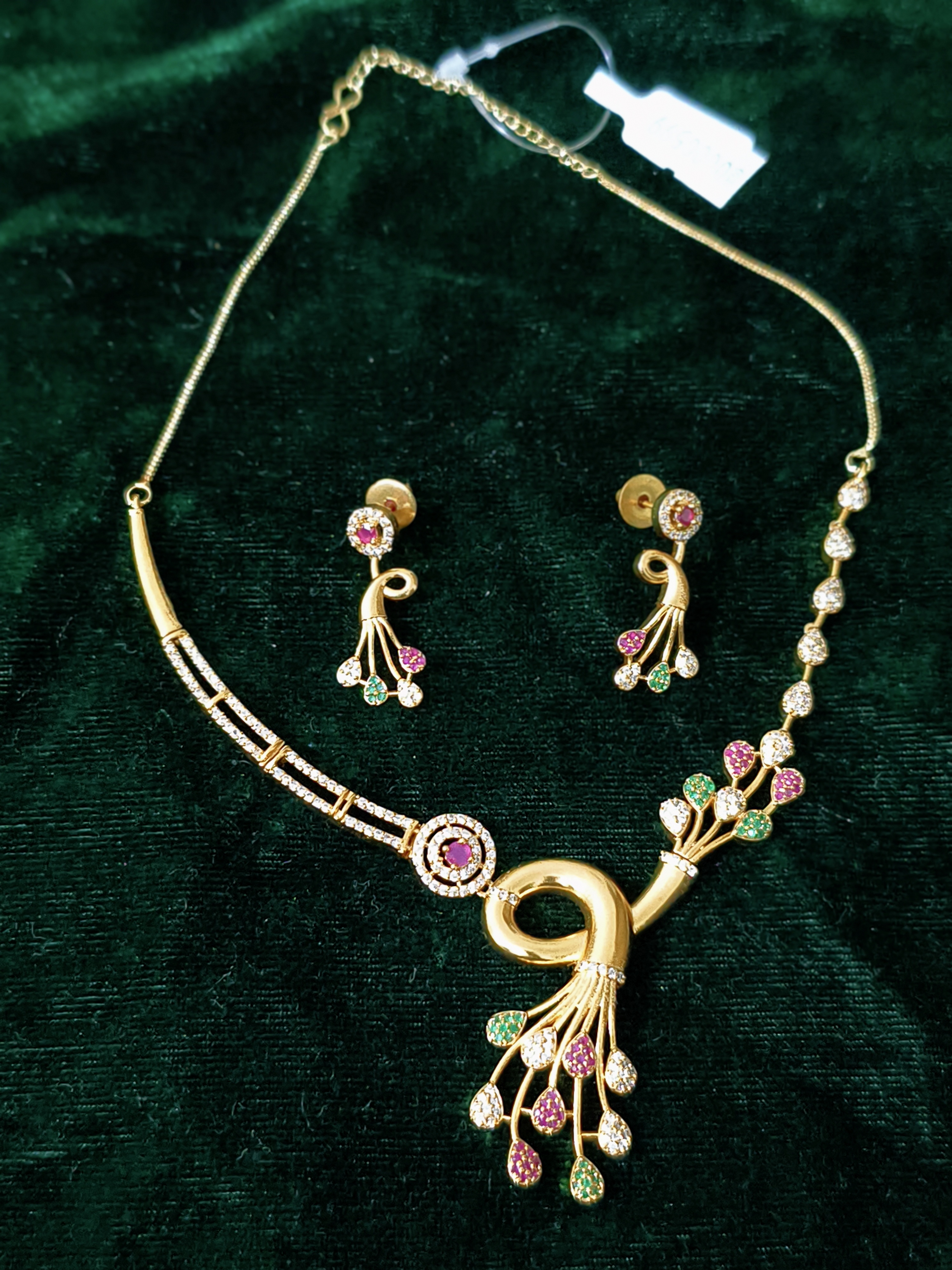 Elegant Gold Necklace and Earring Set