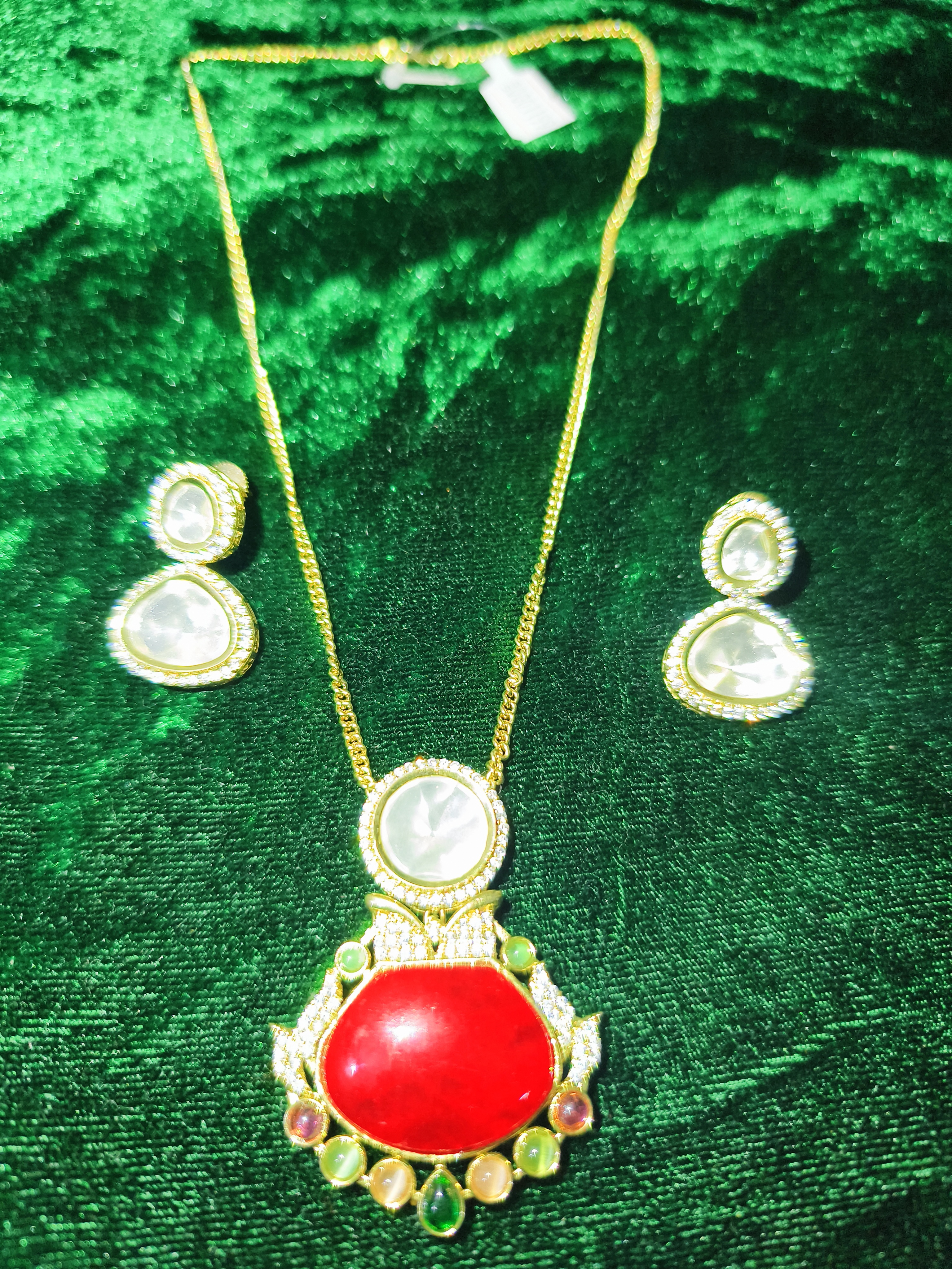 Elegant Red doublete Stone chain pendant Set