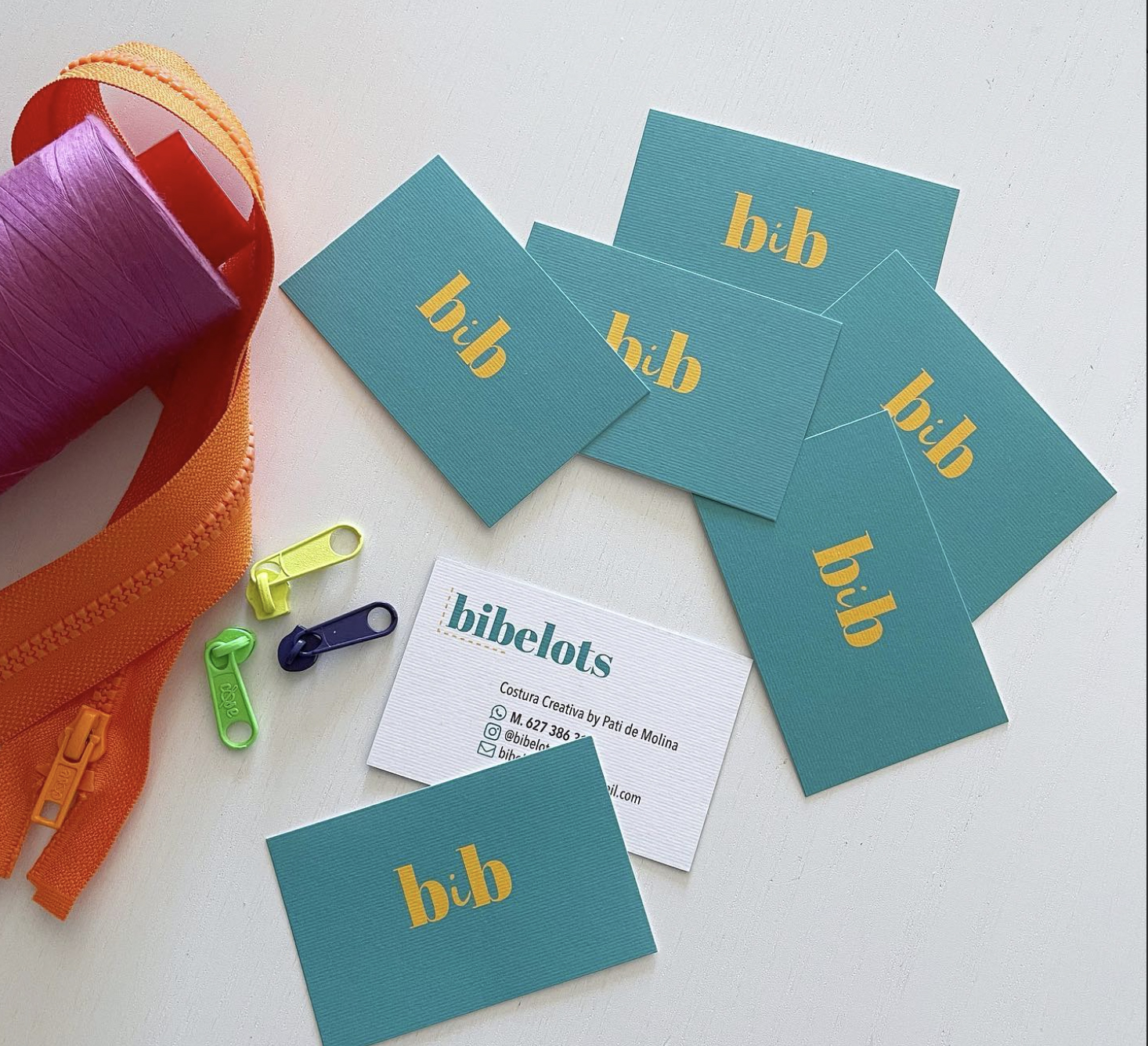 Diseño de tarjeta visita 8,5 x 5,5 cm