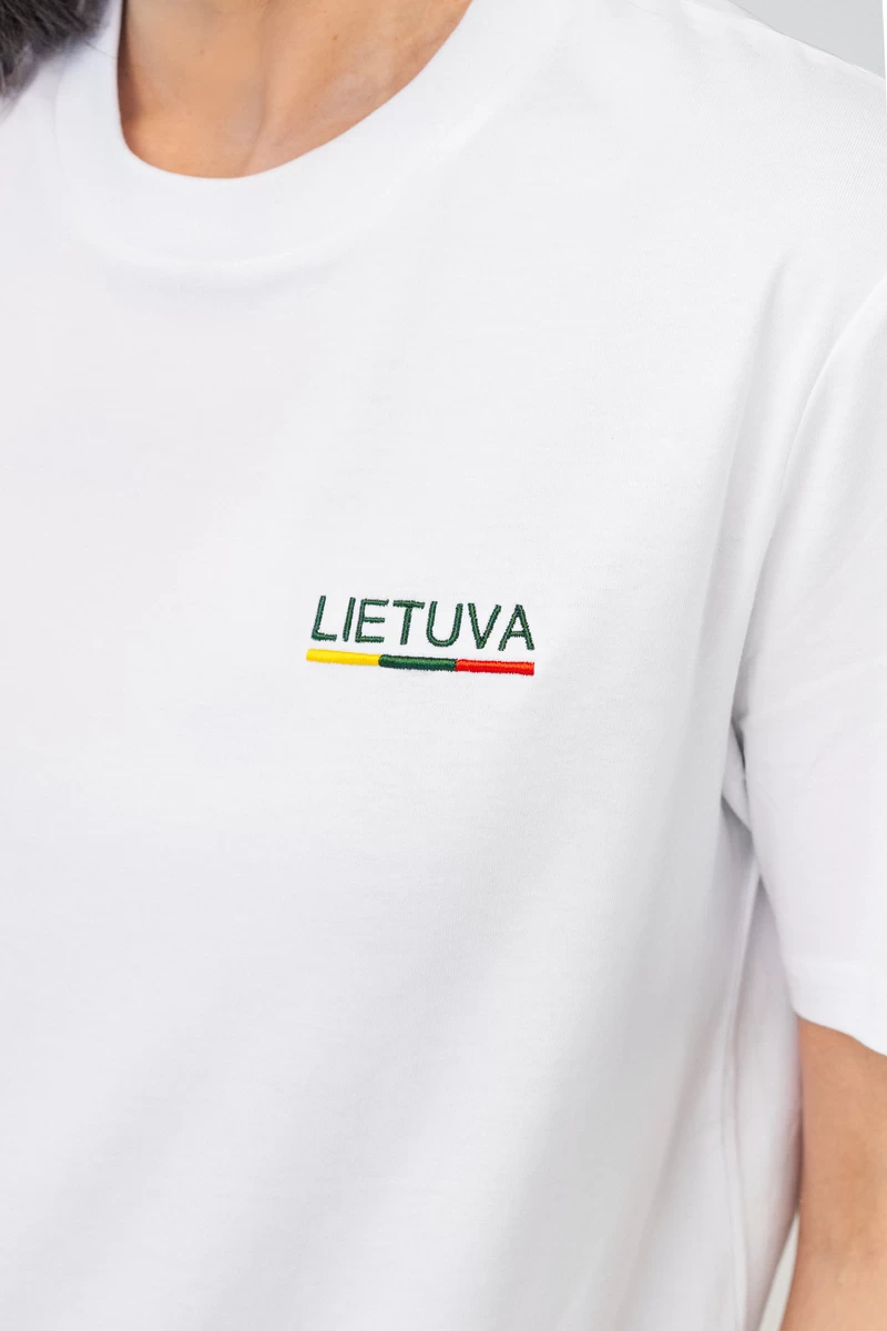 Lietuva su vėliava siuvinėti marškinėliai