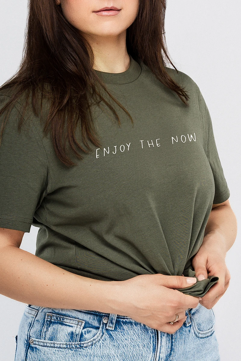 ENJOY THE NOW siuvinėti marškinėliai