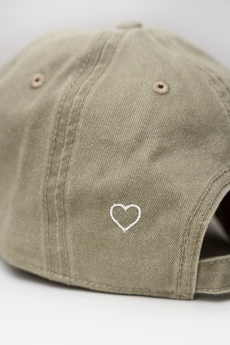 Kepurėlė su simboliais