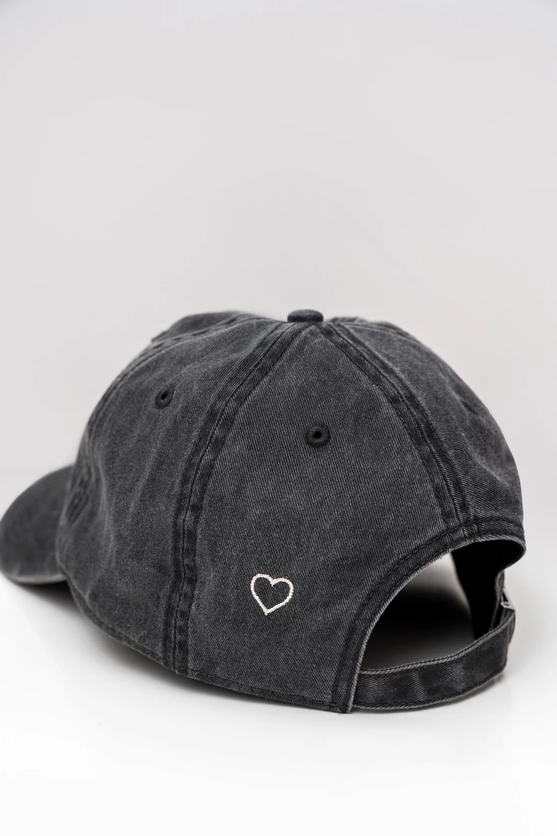 Kepurėlė su simboliais