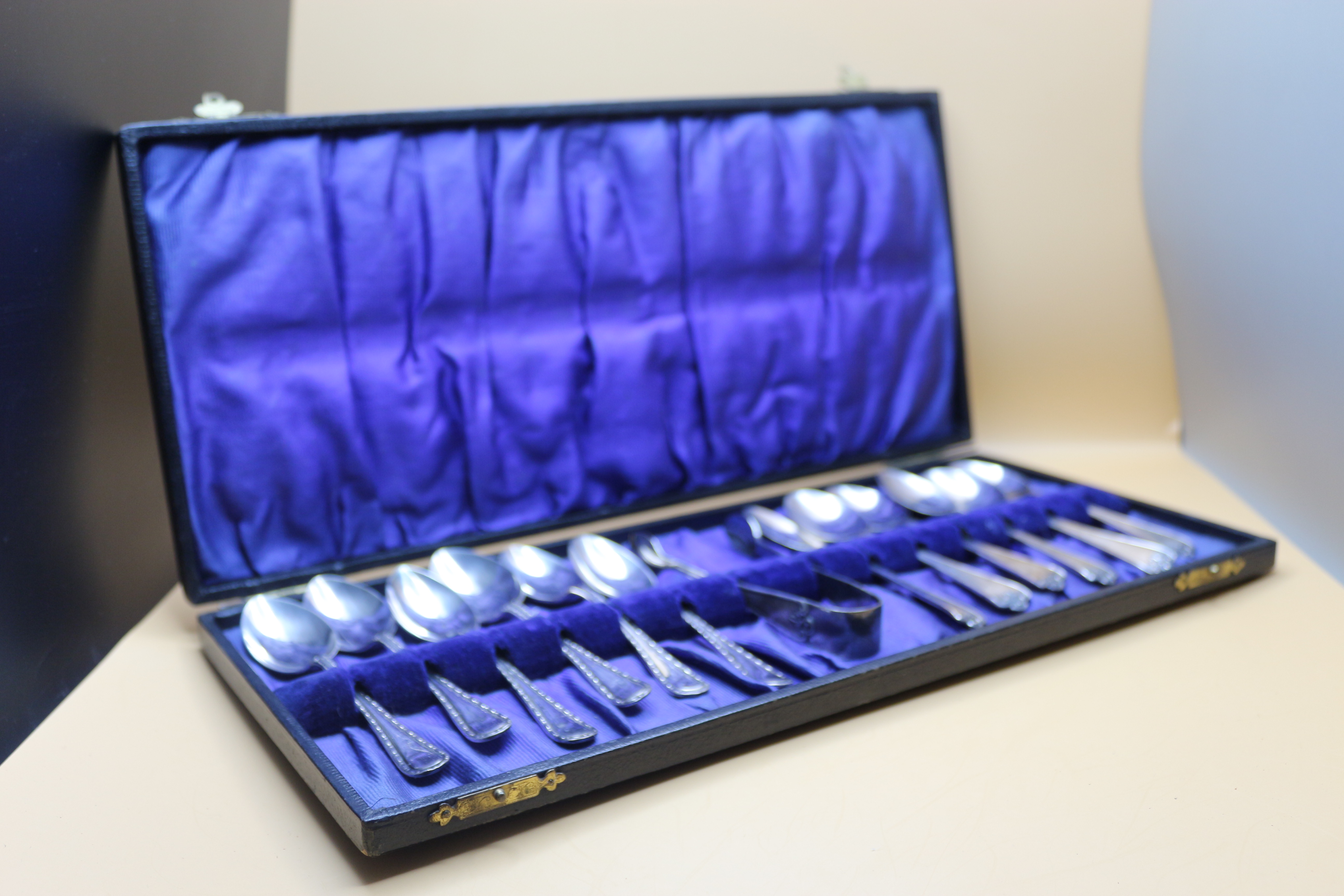 Amazing Antique Tea Spoon Set In Original Case! 