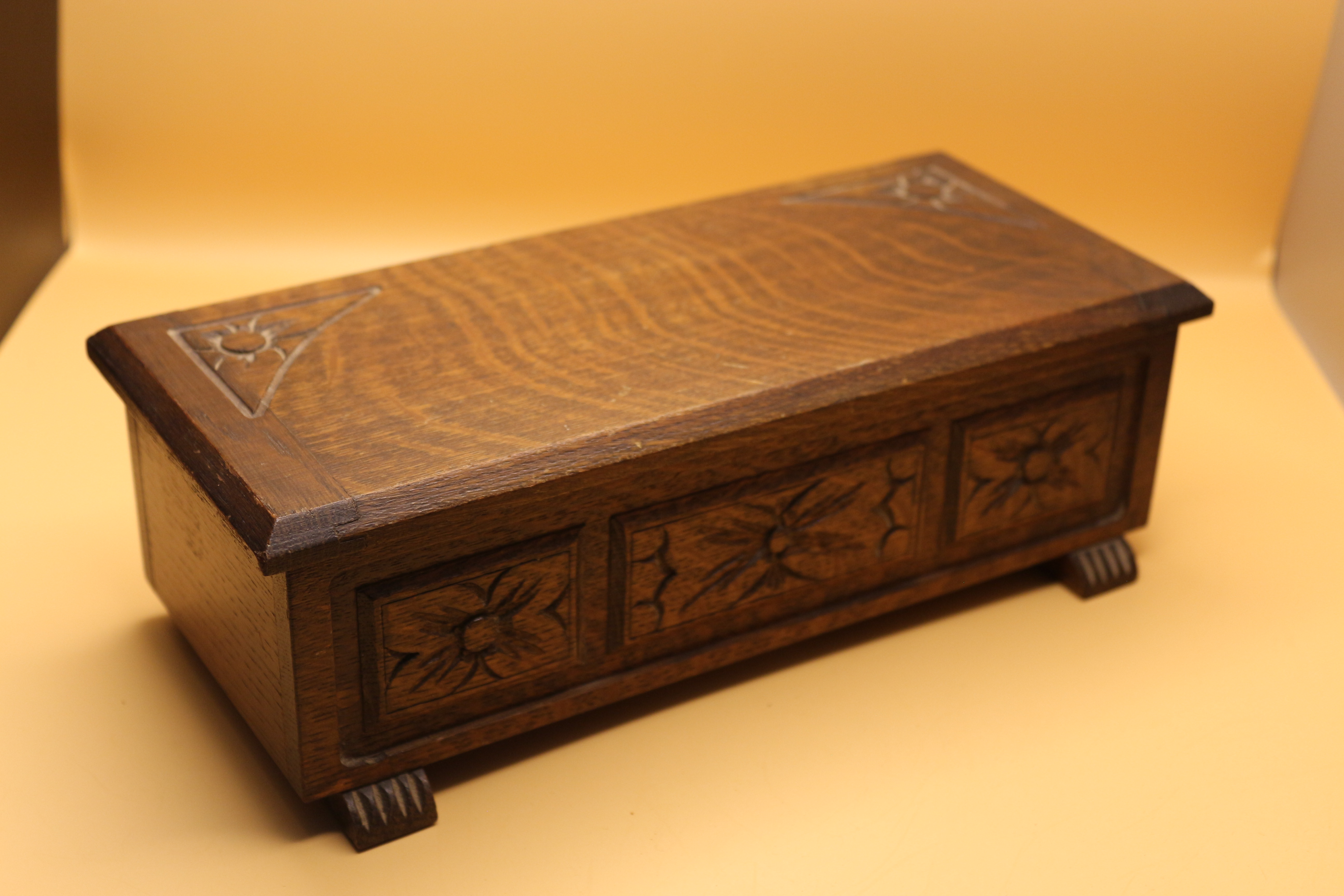 A Handmade Solid Hardwood Box  ~ 1920's ~ Jewellery Box ~ Cigar Box