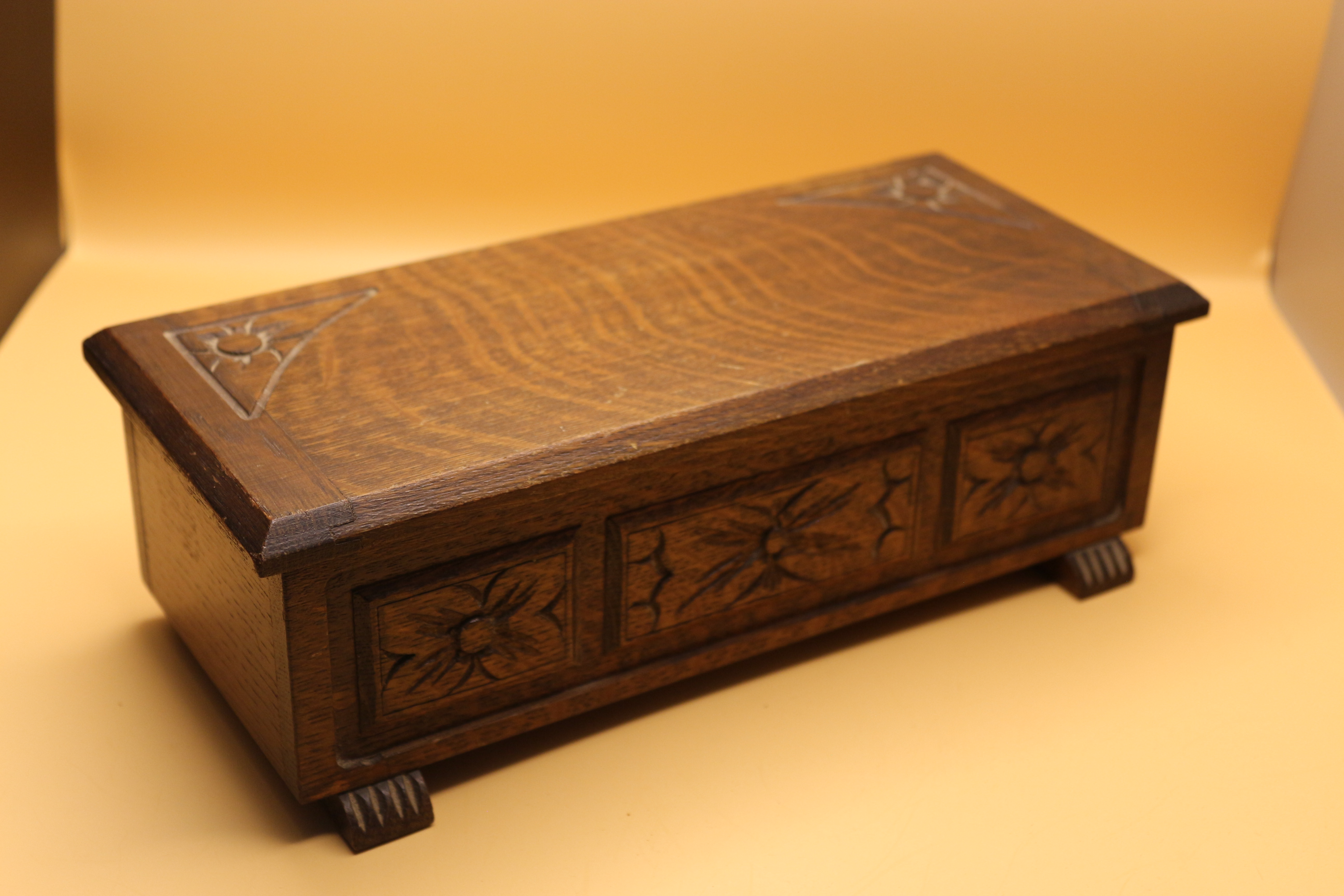 A Handmade Solid Hardwood Box  ~ 1920's ~ Jewellery Box ~ Cigar Box