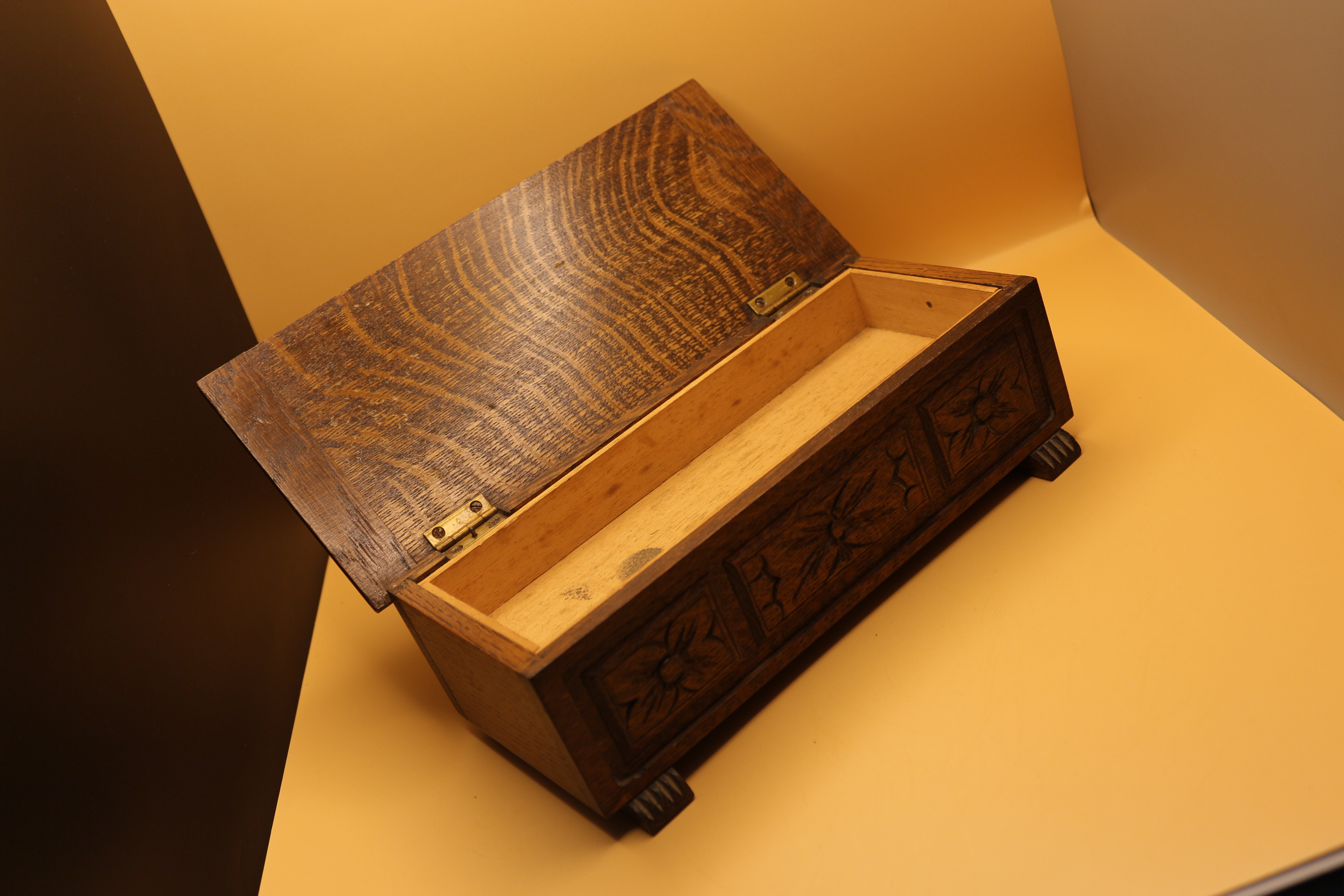 A Handmade Solid Hardwood Box  ~ 1920's ~ Jewellery Box ~ Cigar Box