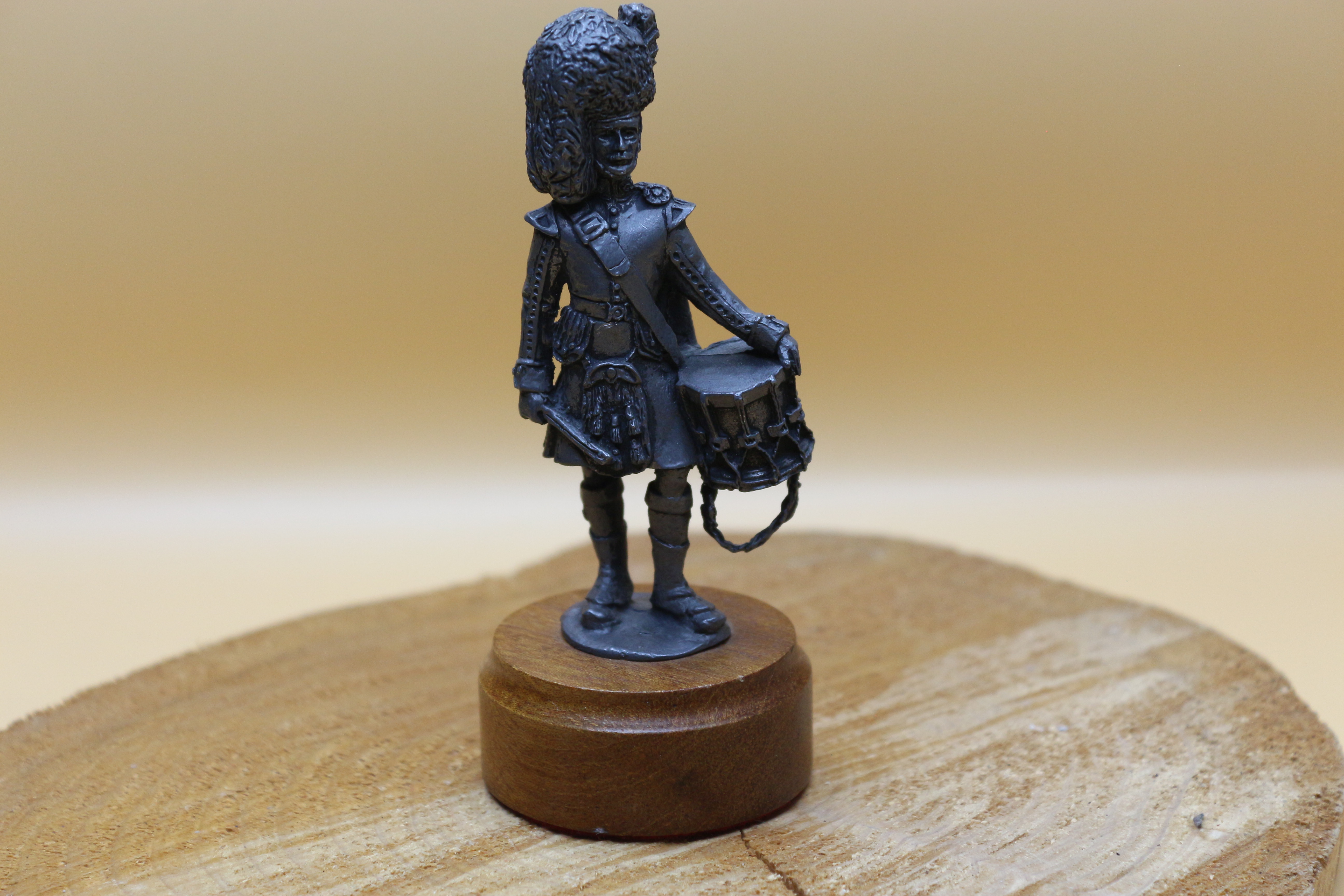 Scots Guard Pewter Drummer on Oak Plinth Collectable!