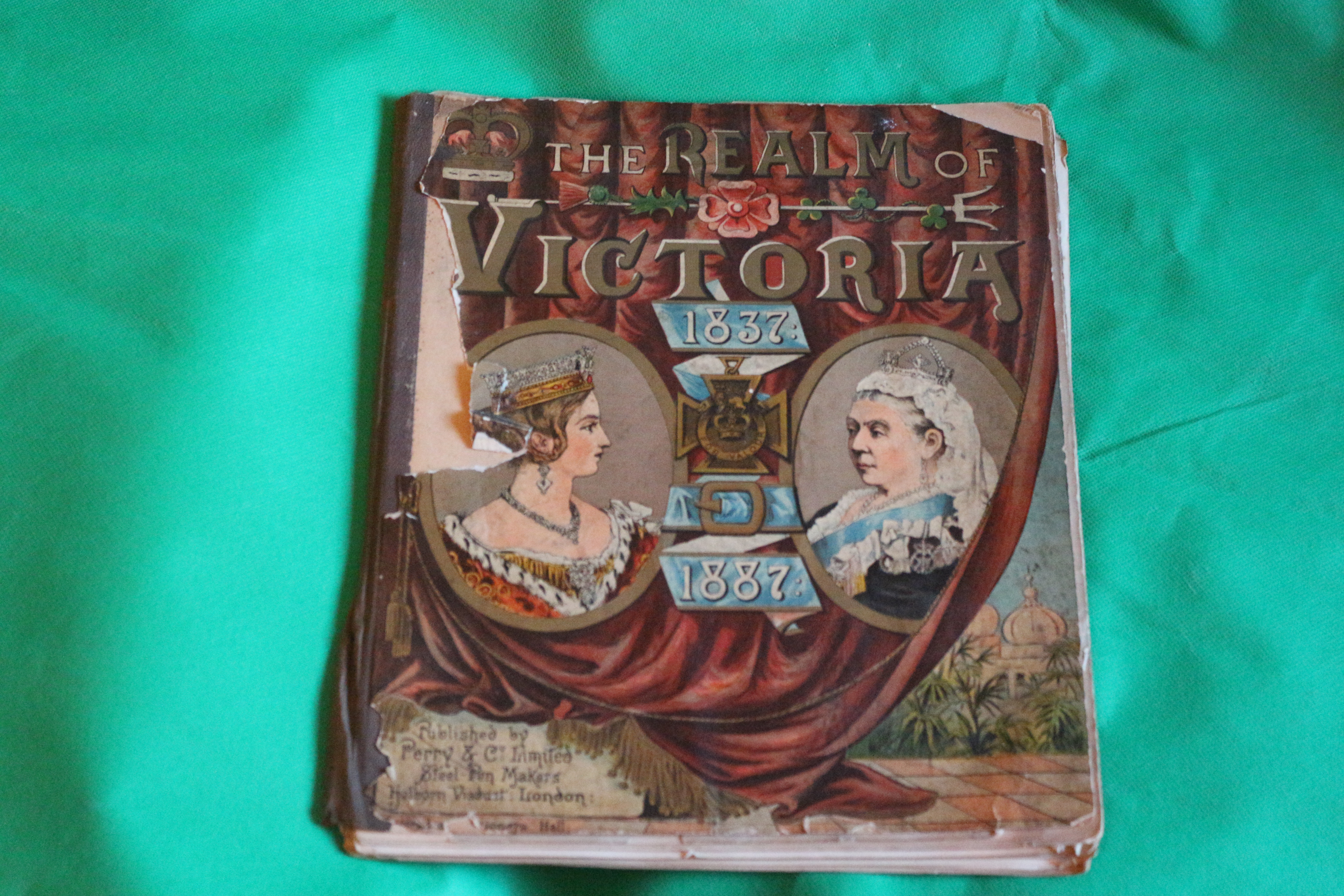 Queen Victoria 1892 Coronation Souvenir Booklet ~ Extremely Rare!