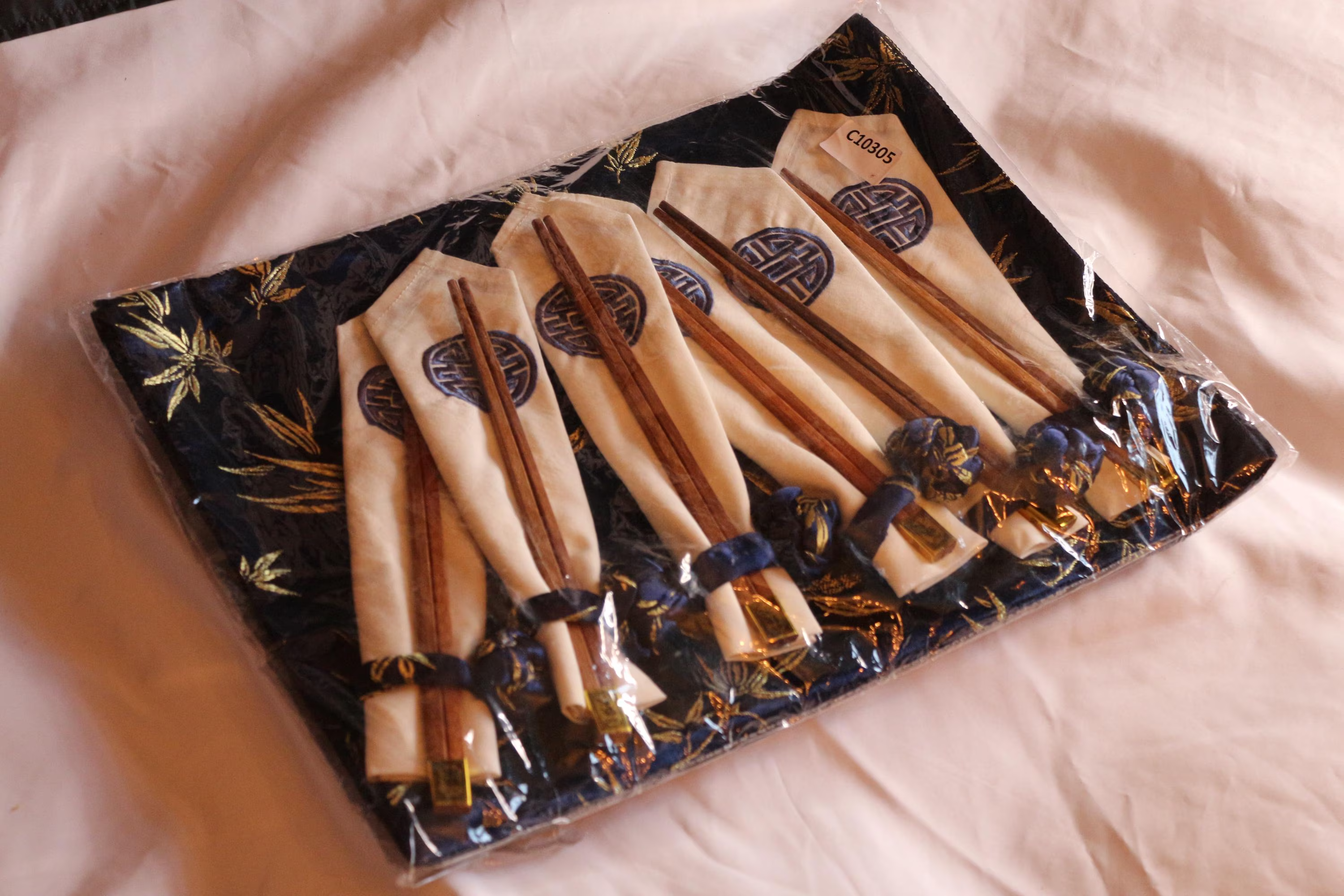 Chinese Dining Pack Dinner Service Placemats Serviettes Chopsticks Beautiful!