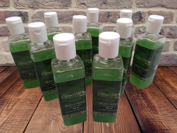 GlowMe Herbal Neem Shampoo