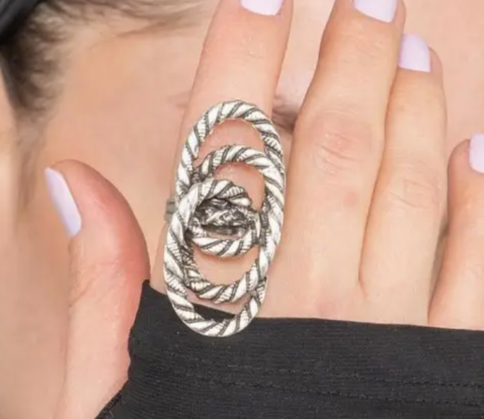 Anello a spirale intrecciata