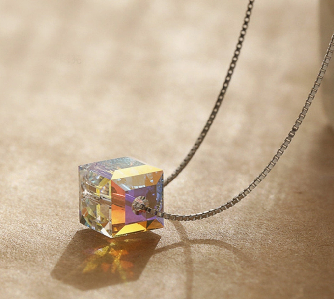 Collana con cristalli quadrati Sugar Cube in argento sterling 925 