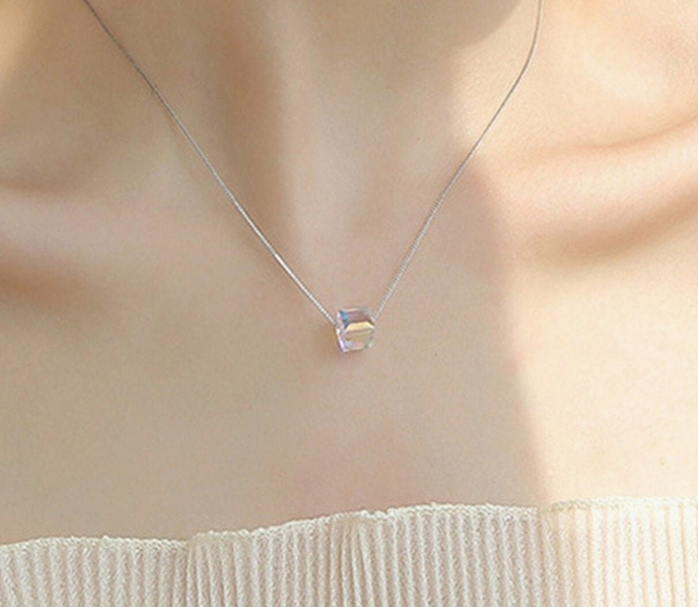 Collana con cristalli quadrati Sugar Cube in argento sterling 925 
